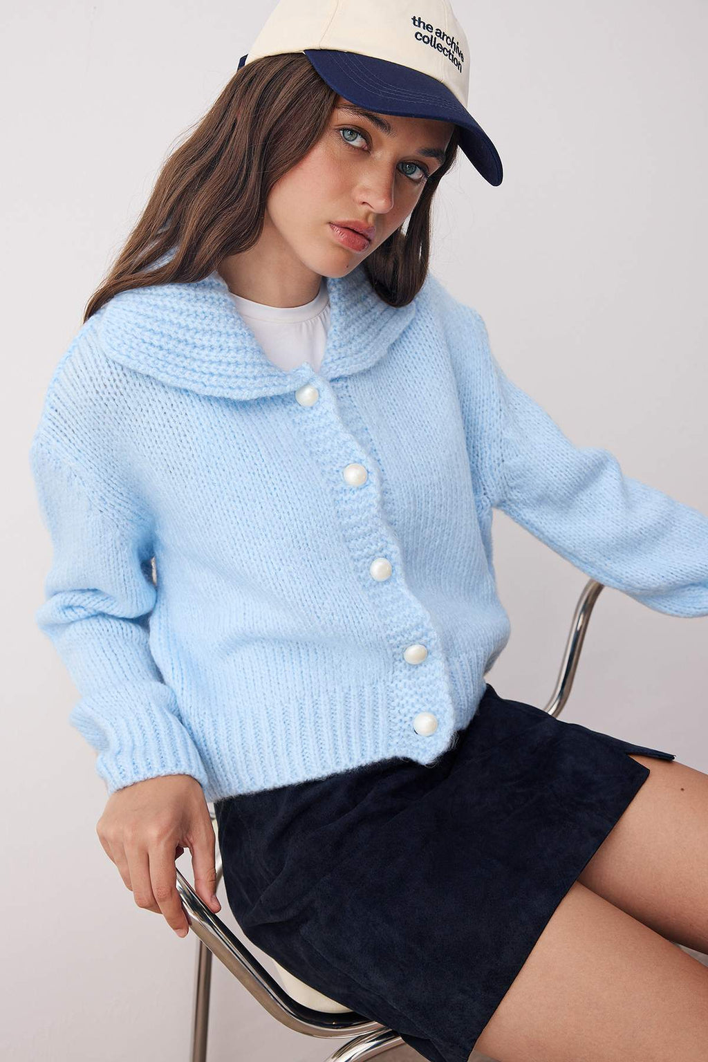 Trendyolmilla Ekru  Oversize/Geniş Kalıp Crop  Triko Hırka TWOAW26HI00179