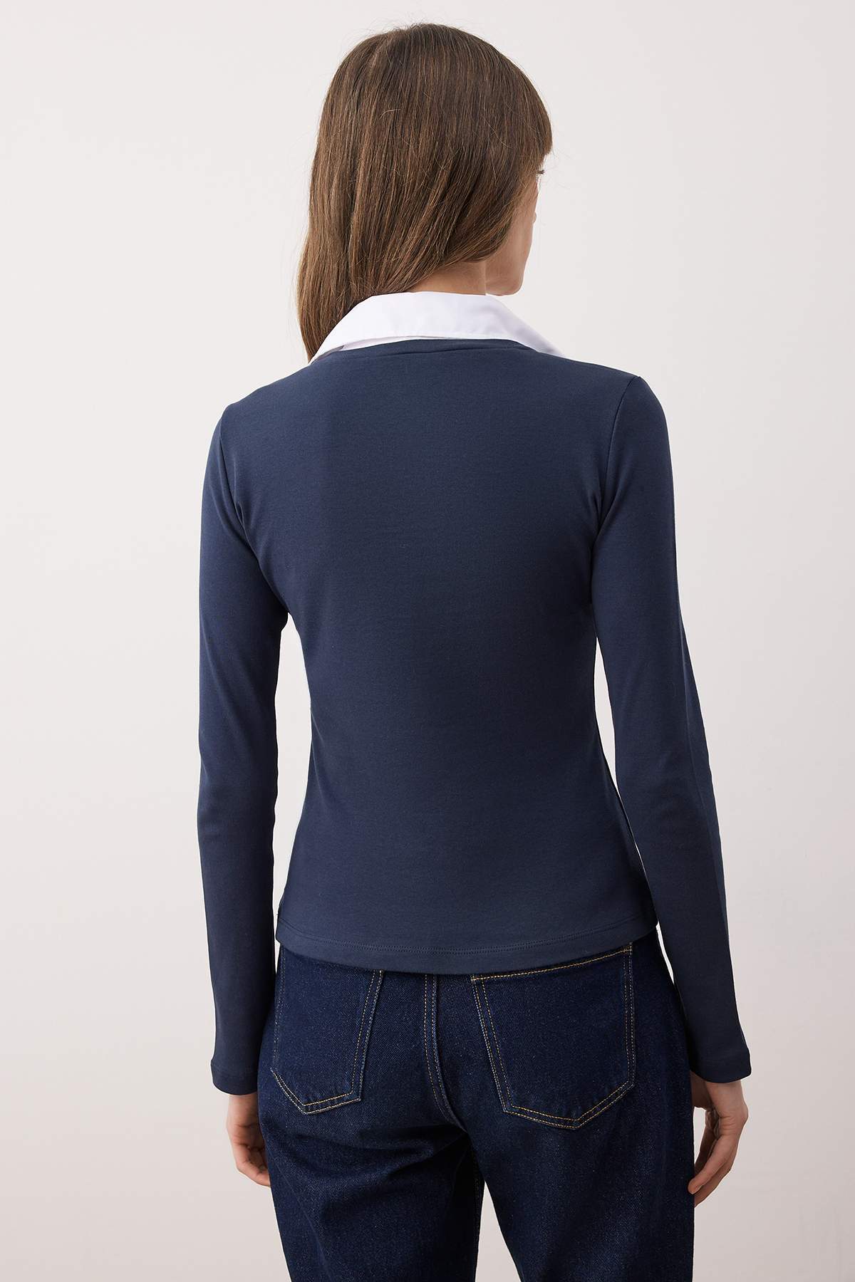 Trendyolmilla Gri Melanj Dokuma Detaylı Gömlek Yaka Regular/Normal Kalıp Örme Bluz TWOAW25BZ00035