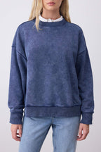 Lacivert Eskitme/Soluk Efektli Oversize/Geniş Kalıp Kalın Örme Sweatshirt TWOAW26SW00066