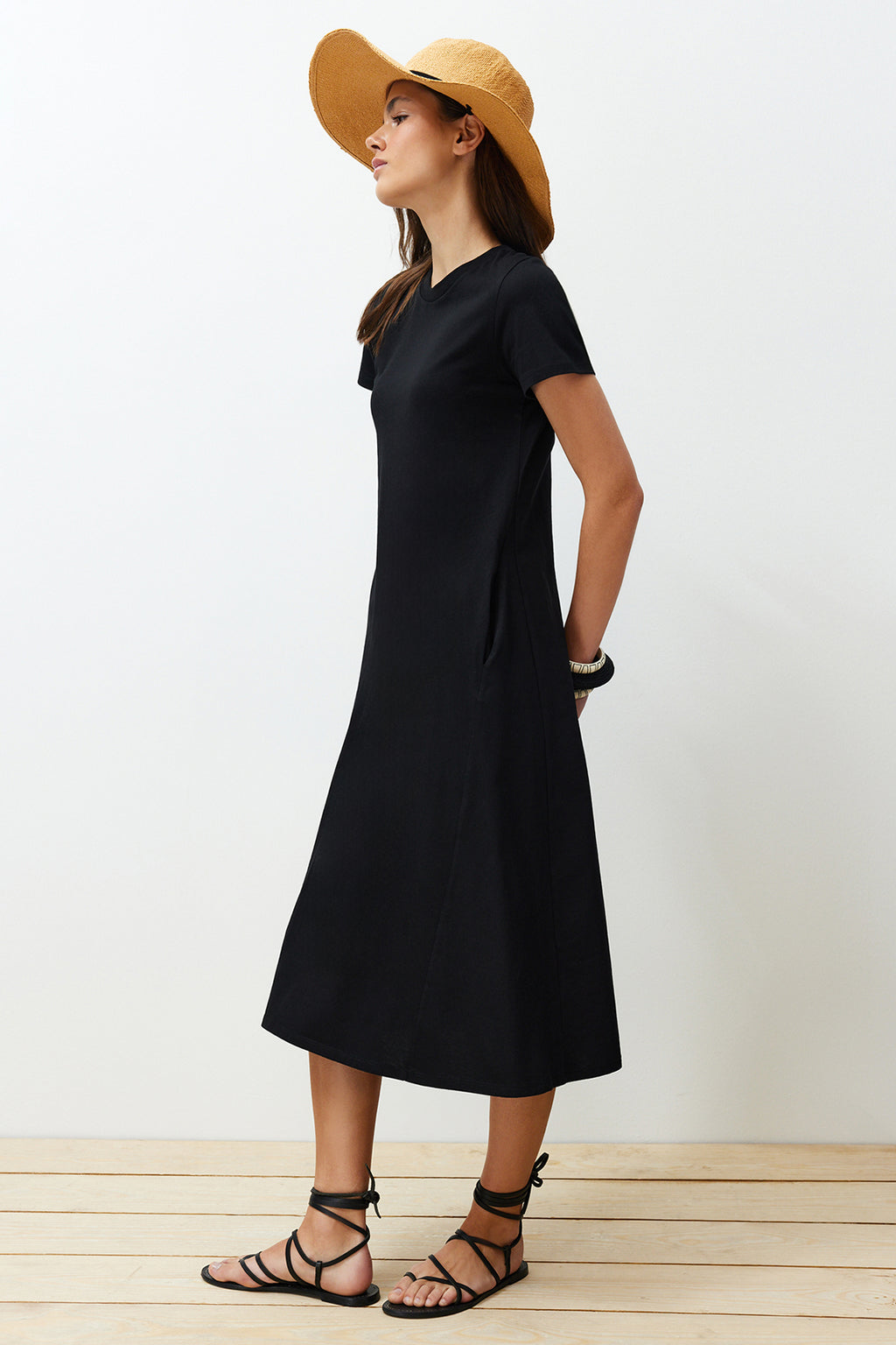 Trendyolmilla Haki Cepli Bisiklet Yaka A-Line Örme Midi Elbise TWOSS24EL00169