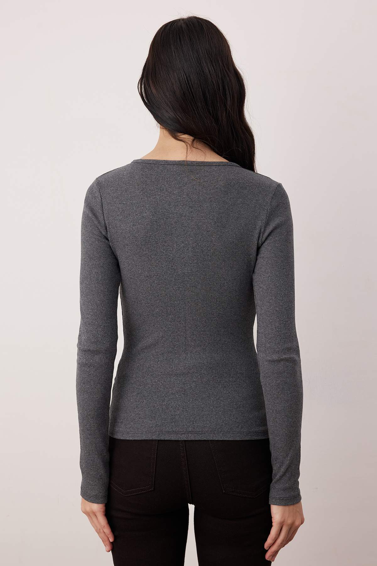 Trendyolmilla Siyah Çıtçıtlı Fitted/Vücuda Oturan Fitilli Esnek Örme Bluz TWOAW25BZ00080