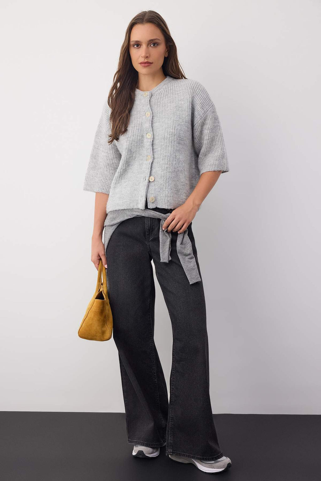 Trendyolmilla Wardrobe Essentials Vizon Yumuşak Dokulu Geniş Kalıp Kısa Kol Basic Triko Hırka | TWOAW26HI00251