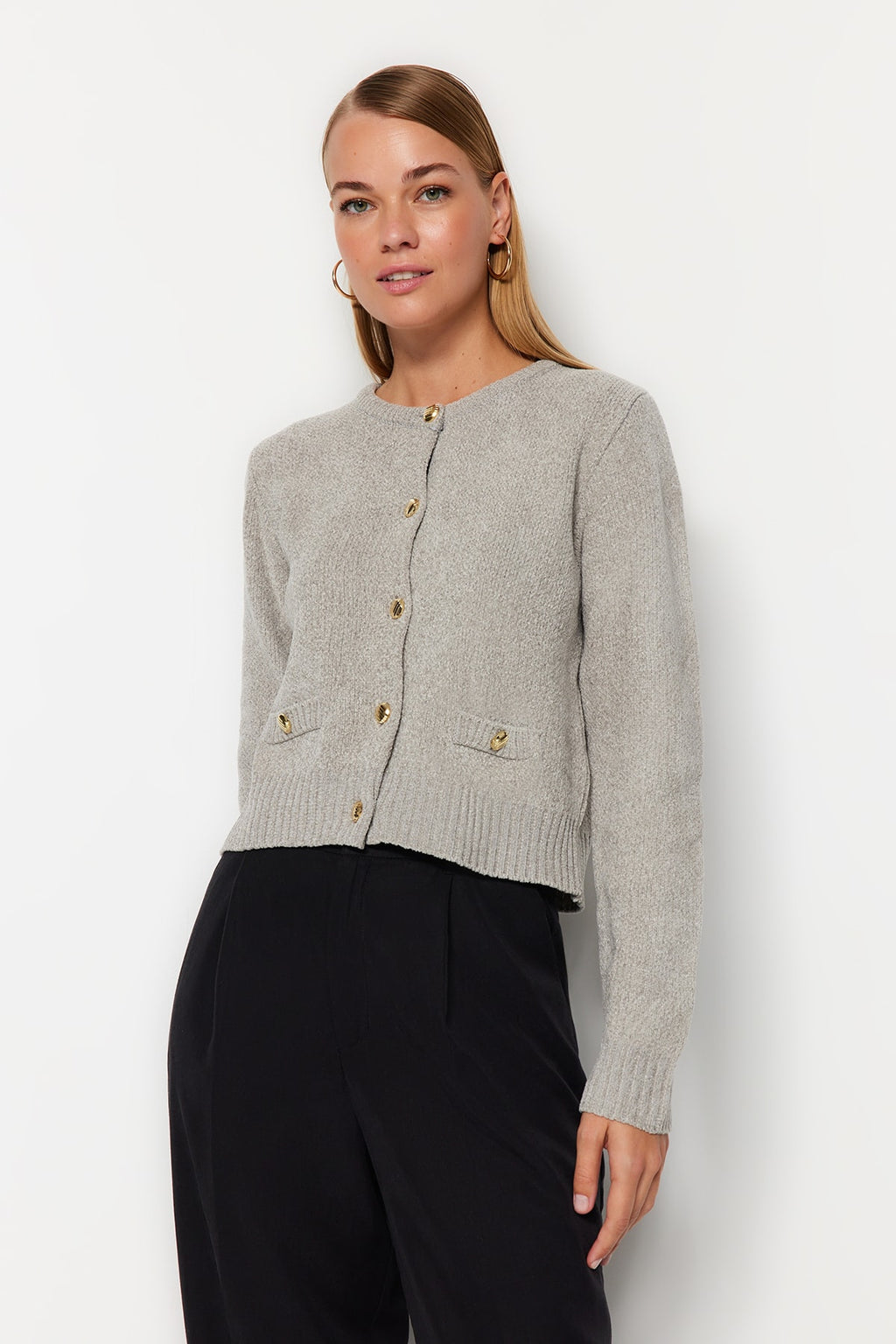 Trendyolmilla Gri Crop Premium İplik/Özel İplik Cep Detaylı Triko Hırka TWOAW24HI00051