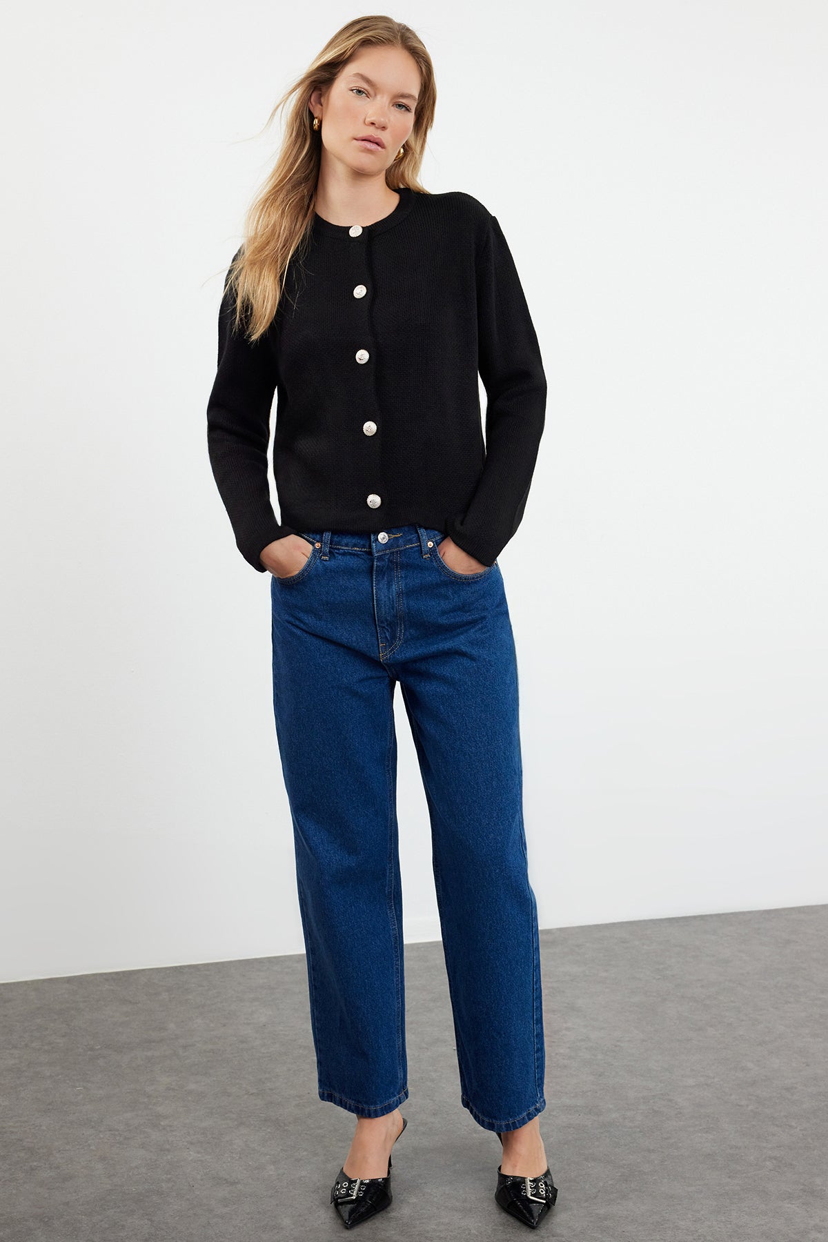 Trendyolmilla Siyah Basic Ceket Görünümlü Triko Hırka TWOAW24HI00090 Secondary image