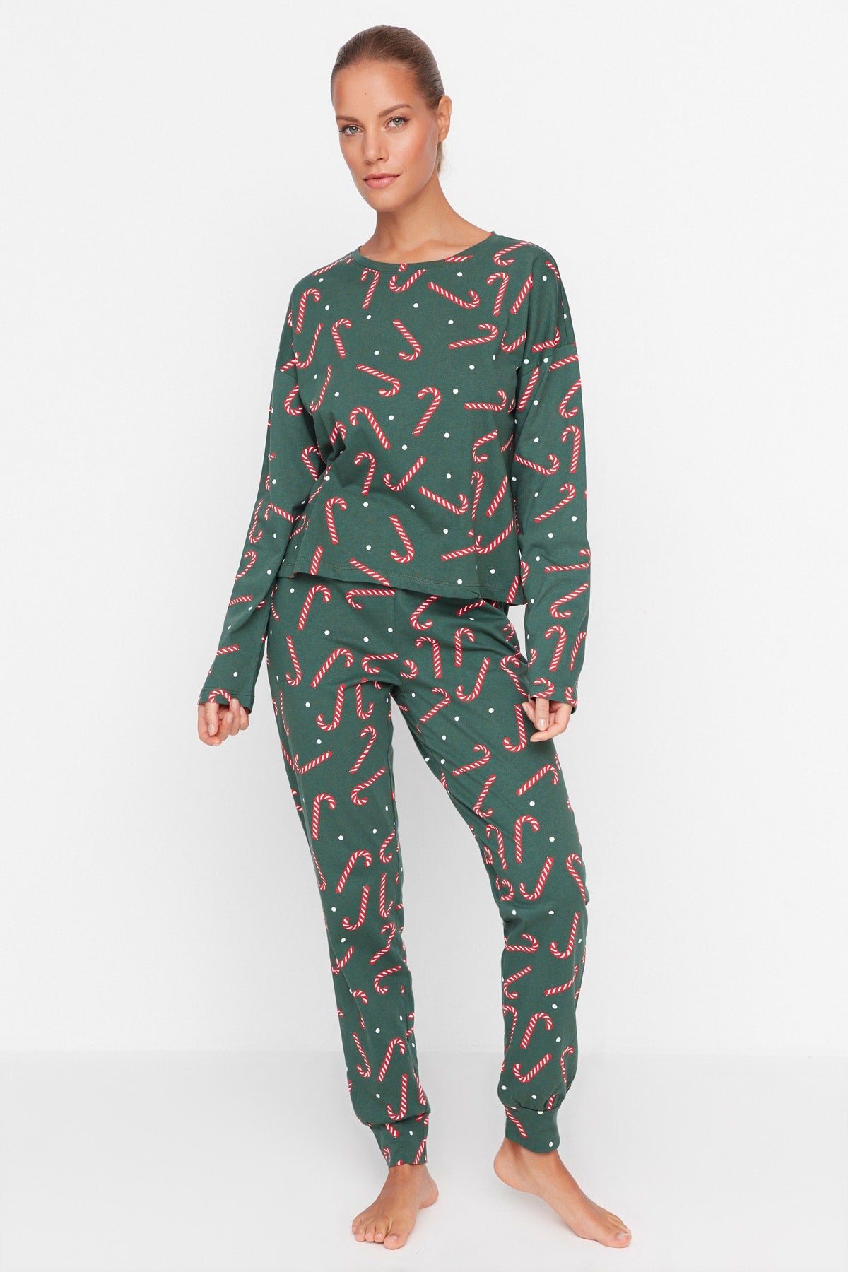Trendyolmilla Bej %100 Pamuklu Yılbaşı Temalı Örme Pijama Takımı THMAW21PT0771