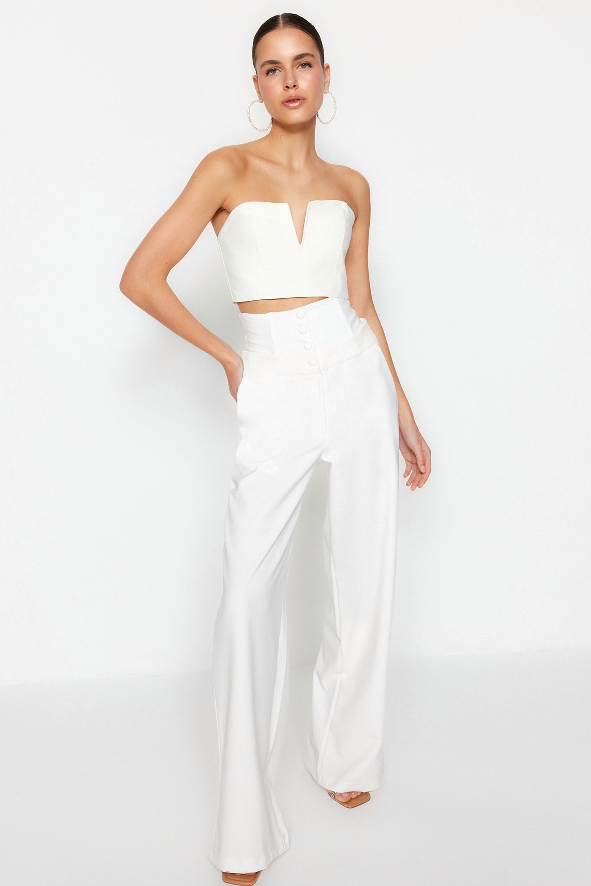 Trendyolmilla Ekru Korse Detaylı Dokuma Pantolon TPRSS23PL00033 Secondary image