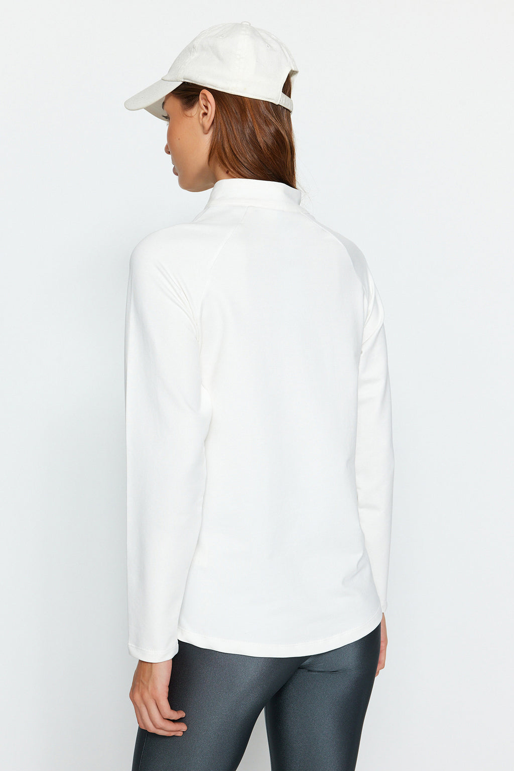 Kaymak Beyazı Pamuklu Fermuar Detaylı Dik Yaka Örme Spor Sweatshirt TWOAW22SW0187