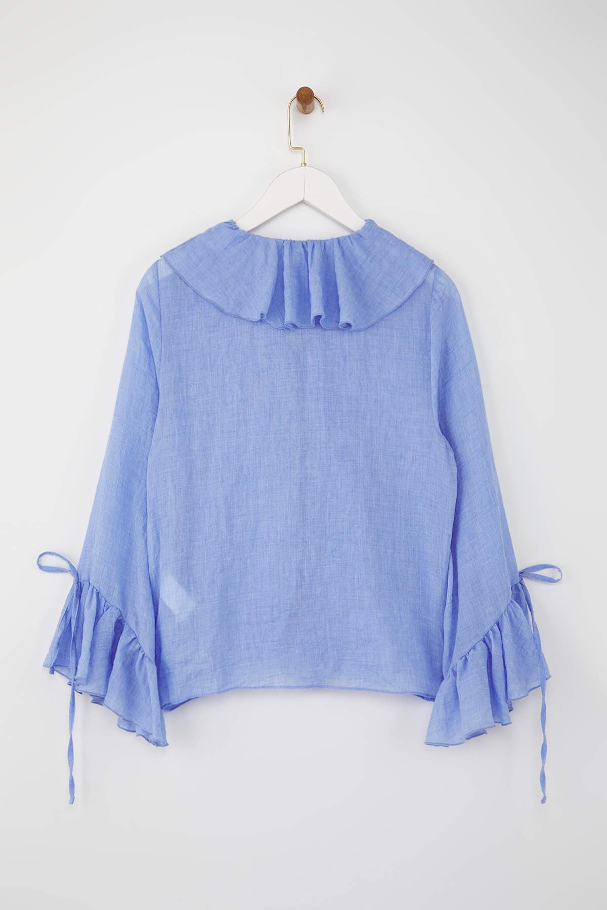 Trendyolmilla Gri Fırfırlı Bohem İnce Pamuklu Kumaş Uzun Kol Dokuma Bluz TWOSS25BZ00551