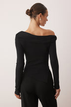 Trendyolmilla Mürdüm Asimetrik Yaka Aksesuar Detaylı Fitted Açık Omuzlu Örme Bluz TWOAW26BZ00121