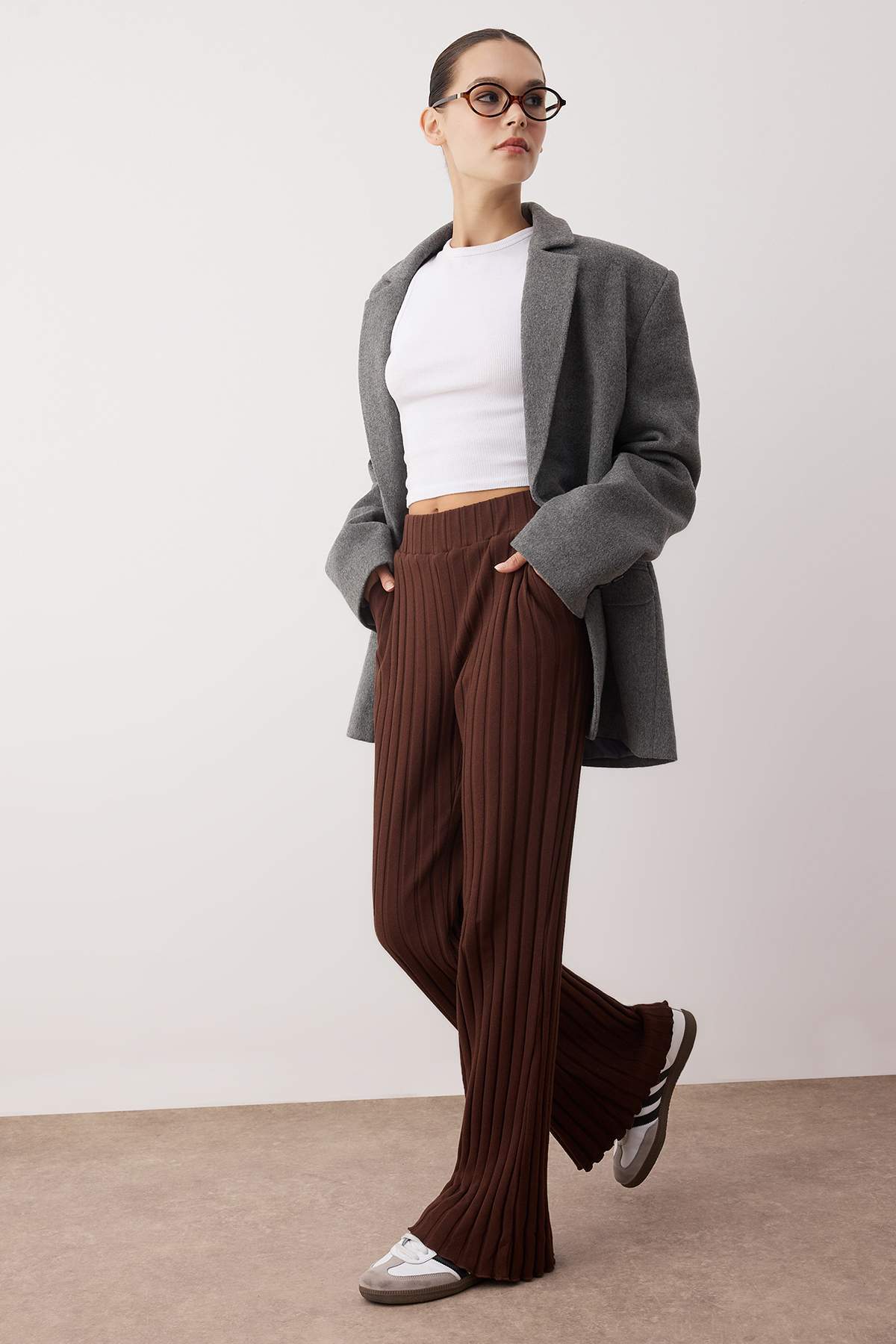 Kahverengi Flare/İspanyol Paça Yüksek Bel Esnek Örme Pantolon TWOAW26PL00098 Secondary image