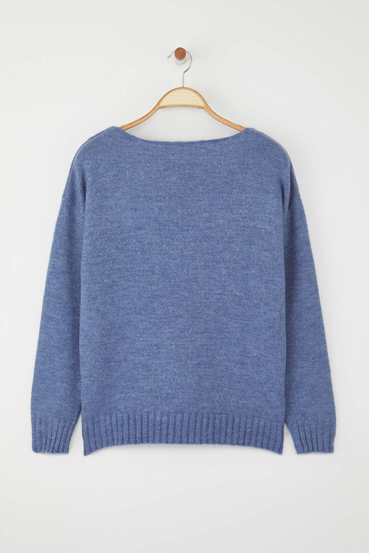 Trendyolmilla Indigo Yünlü Kayık Yaka Basic Triko Kazak TWOAW25KZ00010
