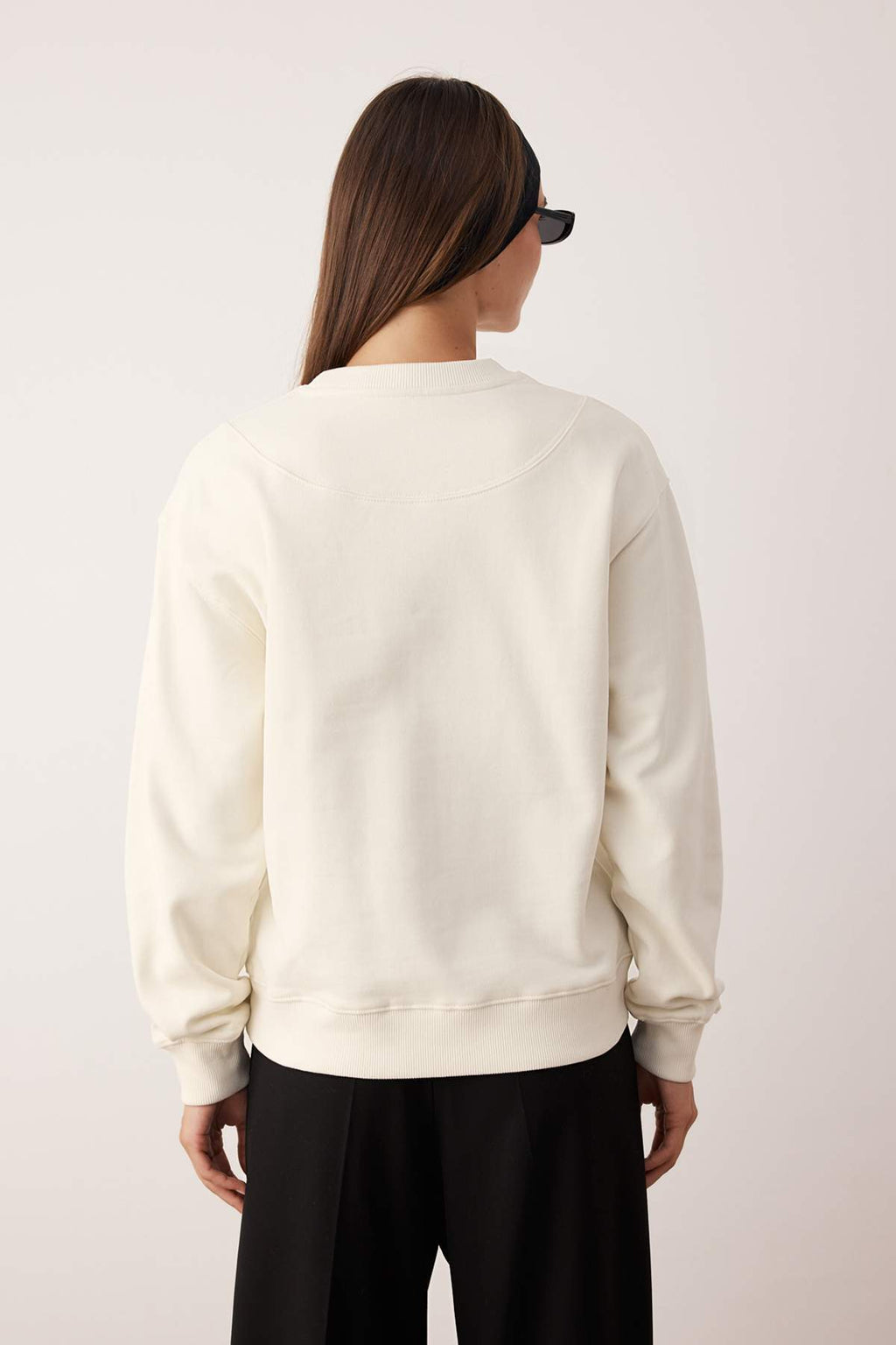 Trendyolmilla Ekru Premium Oversize/Geniş Kalıp Kalın İçi Polarlı Örme Sweatshirt TWOAW26SW00203