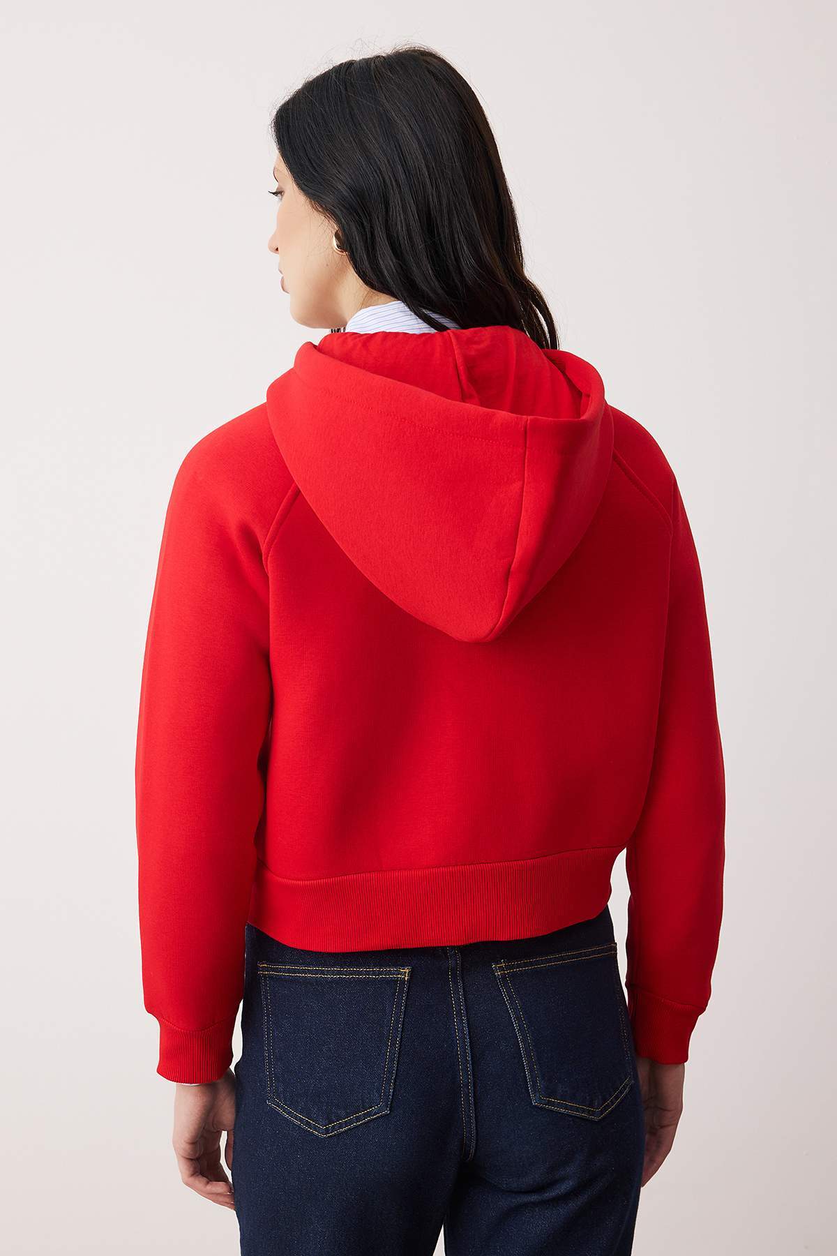 Trendyolmilla Kırmızı Regular Kalıp Crop Fermuarlı Kapüşonlu Kalın İçi Polarlı Örme Sweatshirt TWOAW26SW00045
