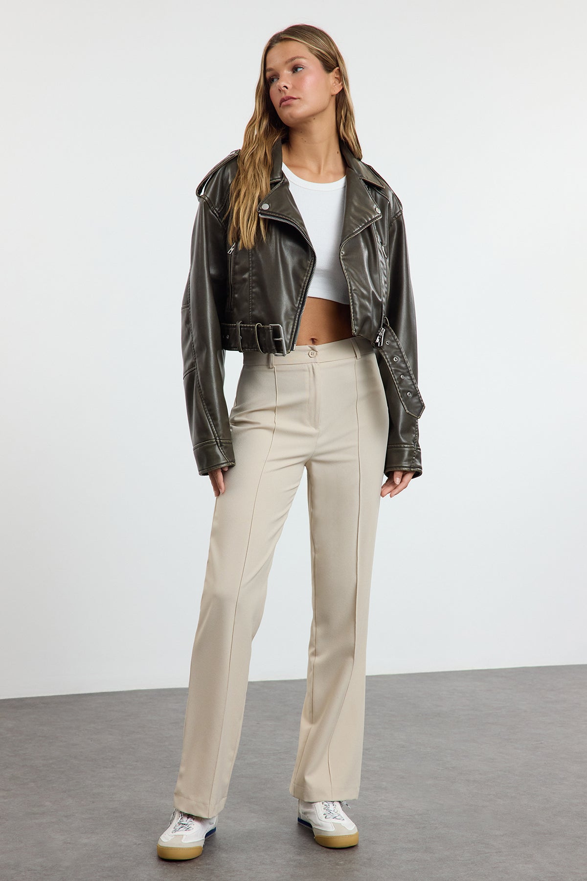 Trendyolmilla Vizon Straight/Düz Kesim Yüksek Bel Nervür Dikişli Dokuma Pantolon TWOSS21PL0093