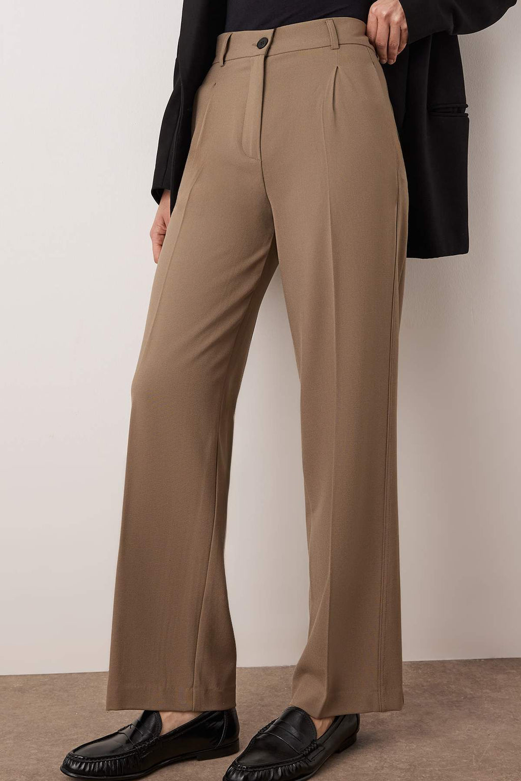 Trendyolmilla Bej Wide Leg Geniş Paça Pileli Dokuma Pantolon TWOAW25PL00105