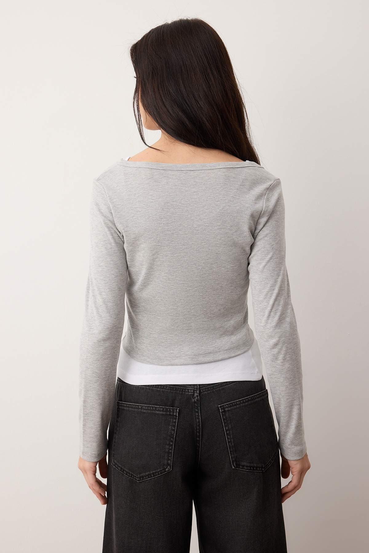 Trendyolmilla Lacivert-Gri 2'li Takım Asimetrik Yaka Düğmeli Vücuda Oturan Esnek Örme Bluz TWOAW26BZ00042