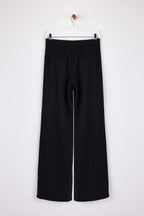 Trendyolmilla EXCLUSIVE Siyah Çift Pilili Dökümlü Kumaş Extra Wide Leg Geniş Paça Pantolon TWOAW26PL00122