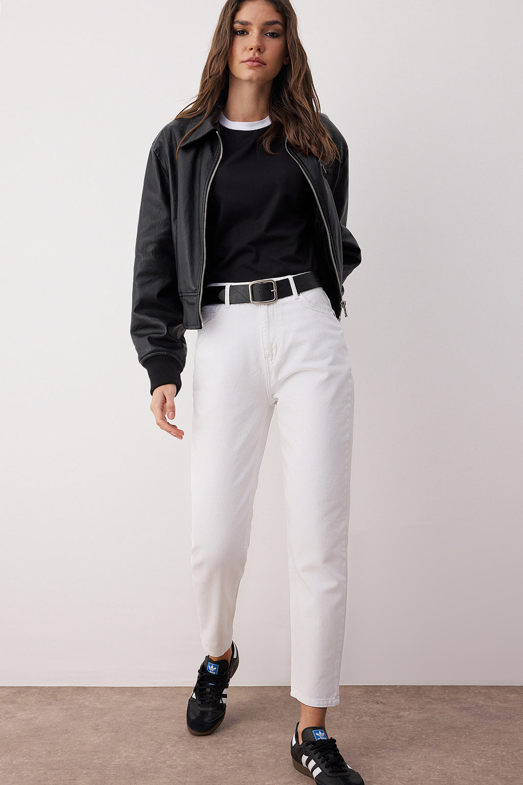 Trendyolmilla Beyaz Yüksek Bel Mom %100 Pamuk Non-Stretch Jeans TWOAW24JE00076
