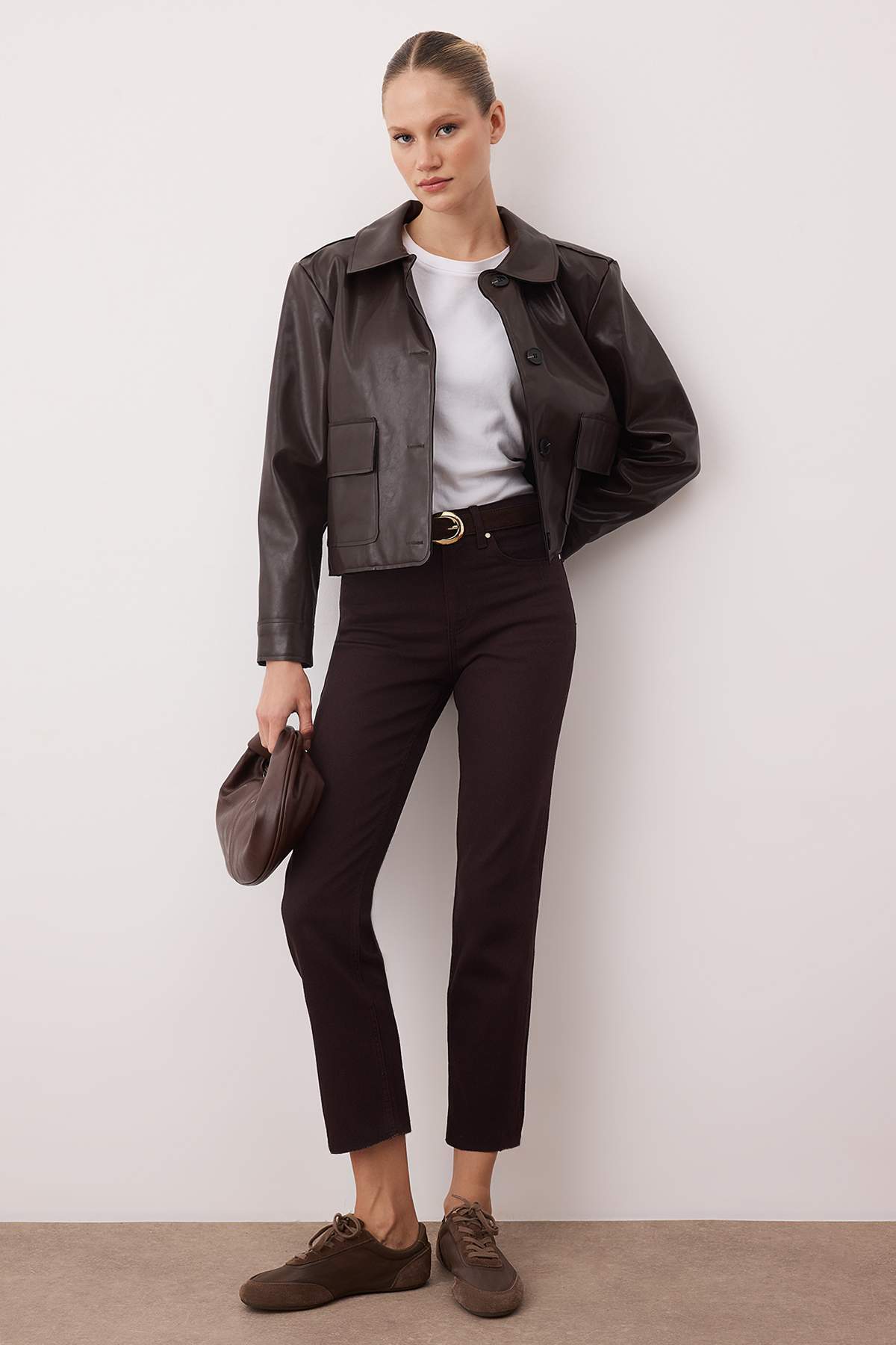 Trendyolmilla Kahverengi Yüksek Bel Paçası Kesikli Comfort/Esnek YENİ Mom Jeans TWOAW26JE00026 Main image