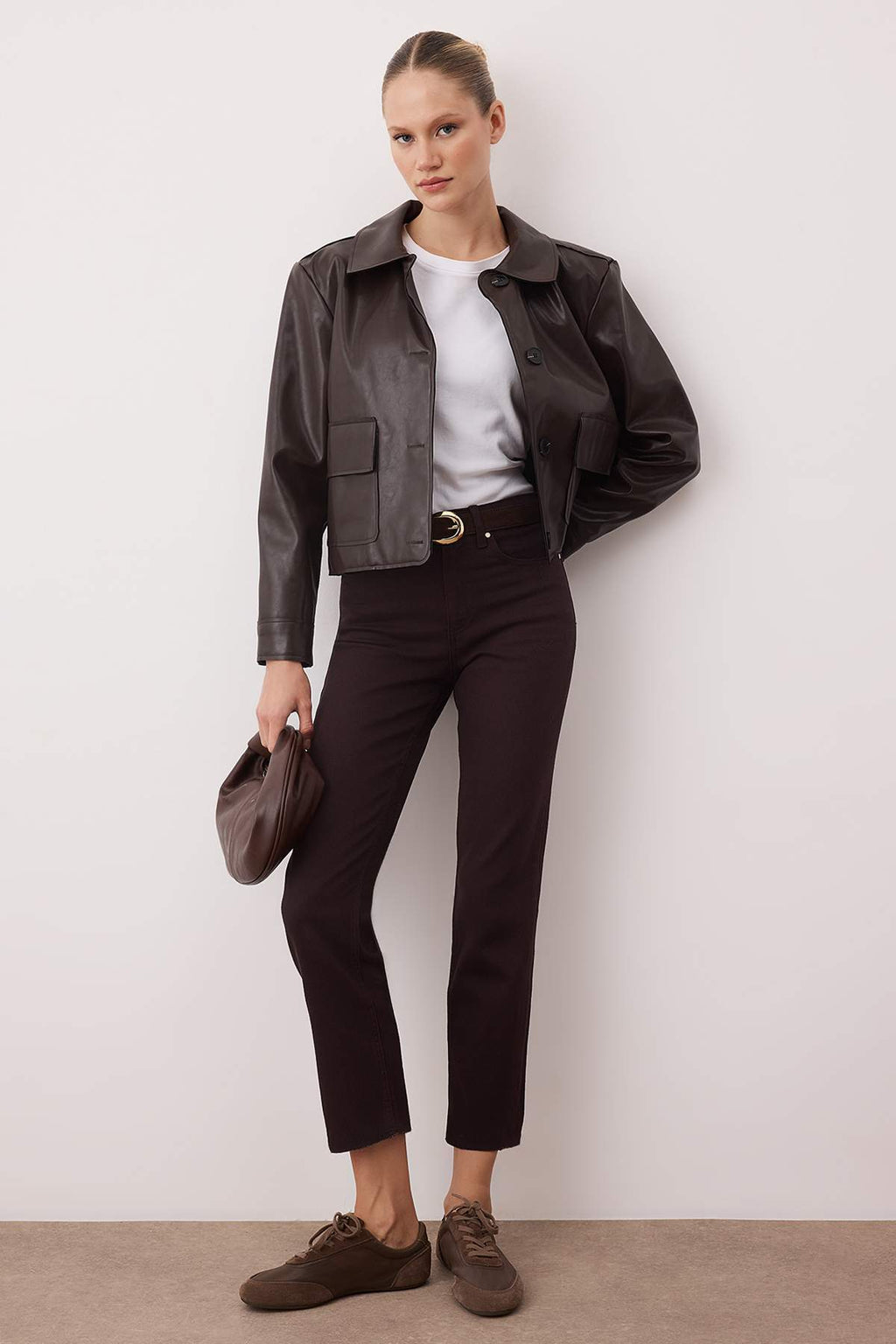 Trendyolmilla Kahverengi Yüksek Bel Paçası Kesikli Comfort/Esnek YENİ Mom Jeans TWOAW26JE00026