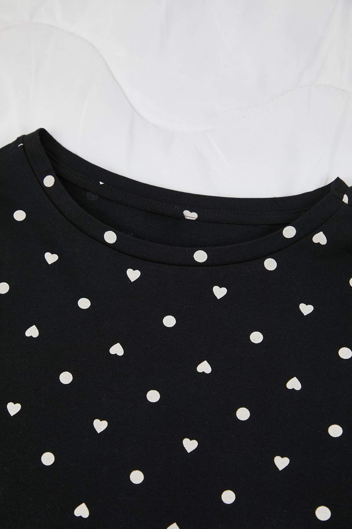 Trendyolmilla Siyah %100 Pamuklu Puantiye ve Kalpli Örme Pijama Takımı THMAW25PT00039