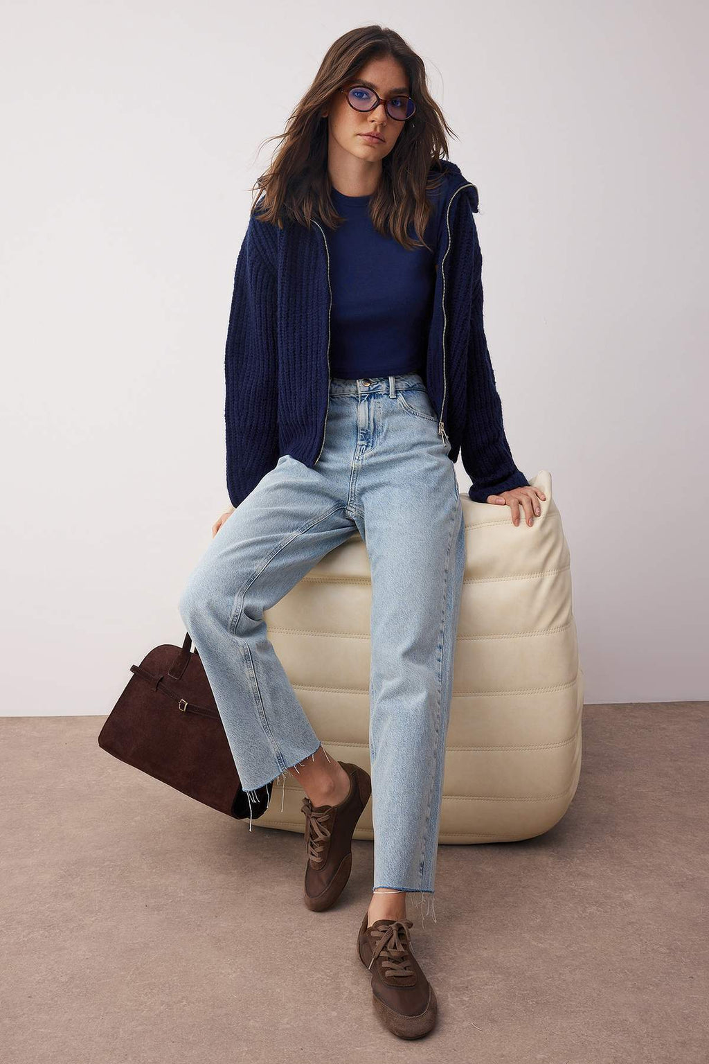 Trendyolmilla Koyu Mavi Yüksek Bel Straight/Düz Paça Jeans TWOAW26JE00182