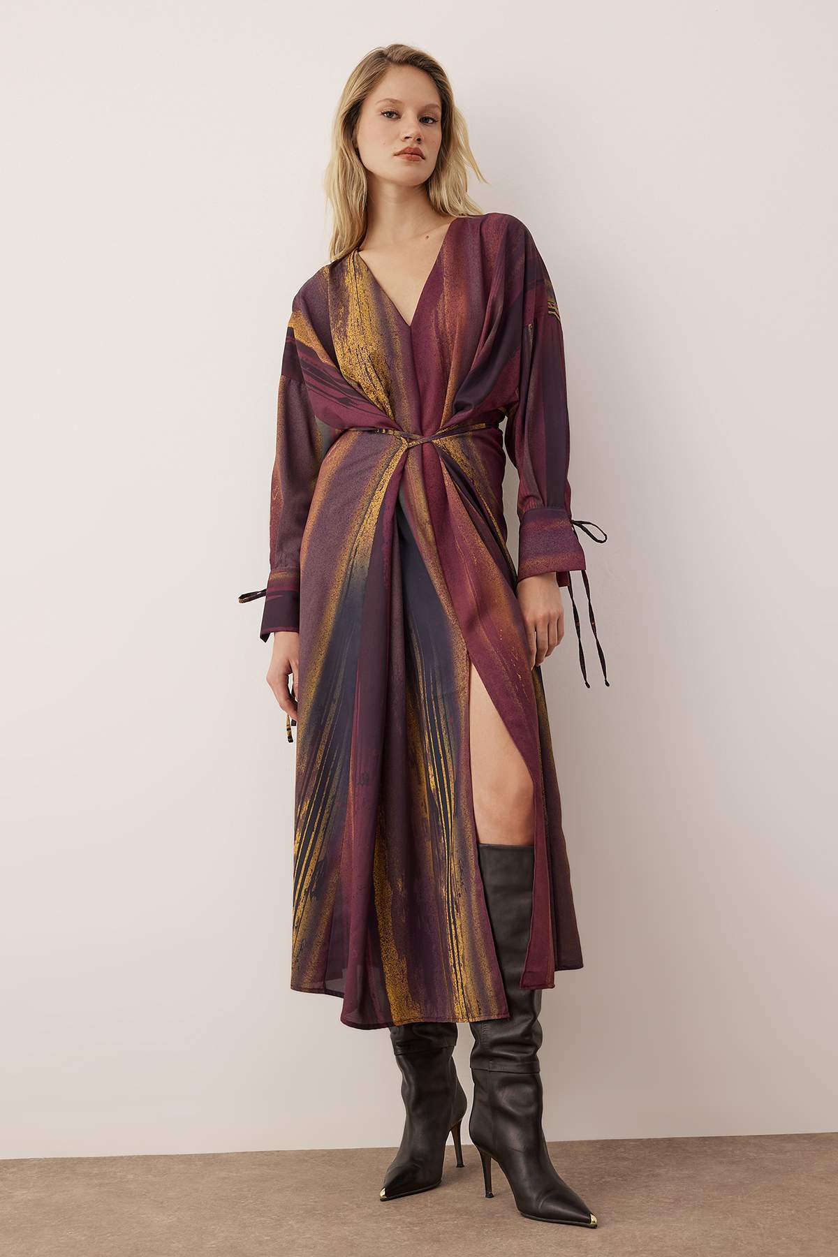 Vücut Seçmeyen Mürdüm Soyut Maxi Dokuma Elbise TWOAW26EL00244 Secondary image