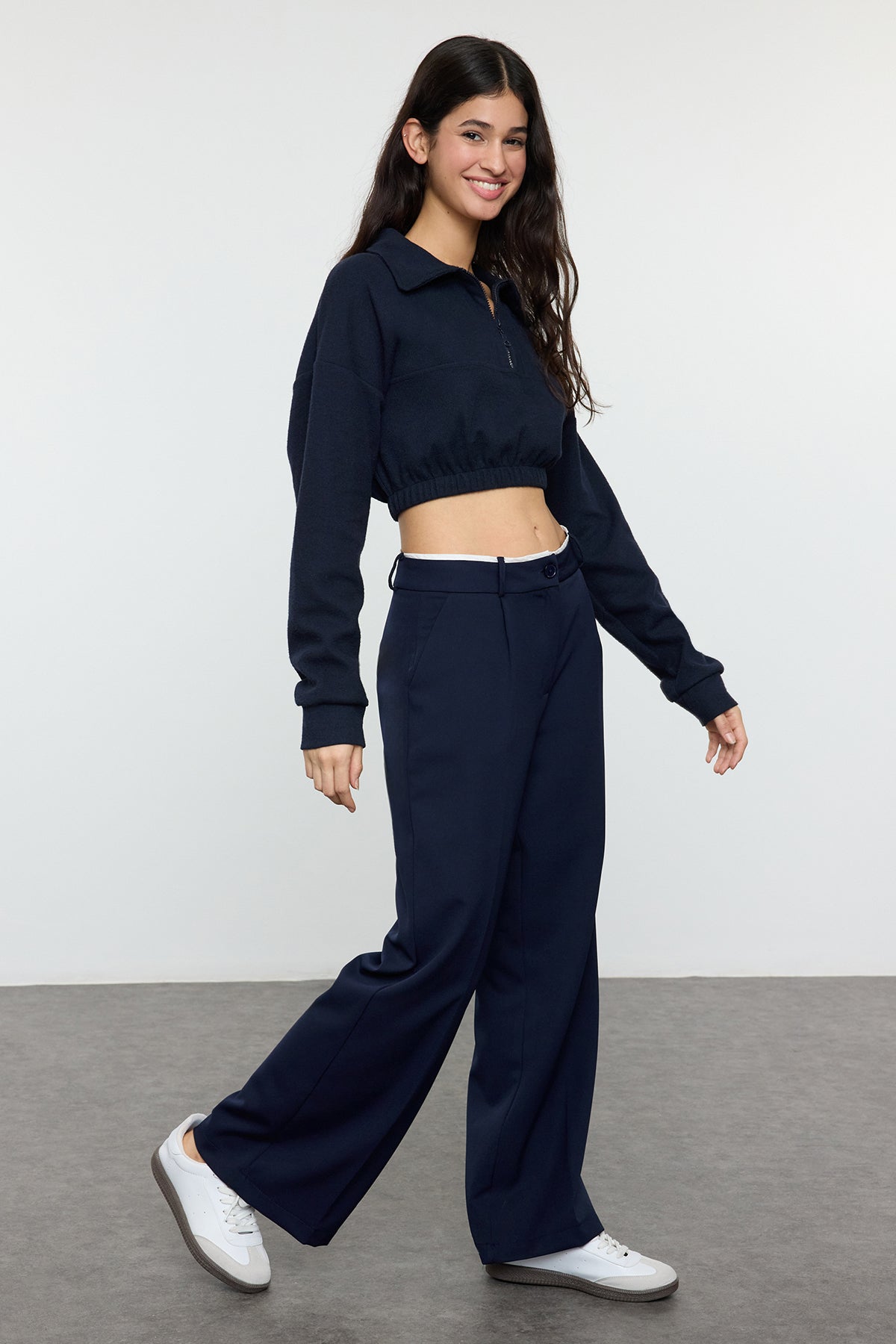 Trendyolmilla Koyu Kahverengi  Kemer Detaylı Wide Leg/Geniş Paça Dokuma Pantolon TWOAW24PL00341