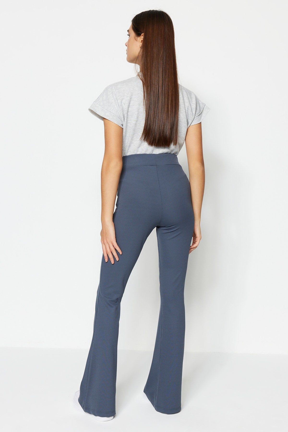 Trendyolmilla Antrasit Fitilli Flare/İspanyol Paça Yüksek Bel Esnek Örme Tayt Pantolon TWOSS23PL00135