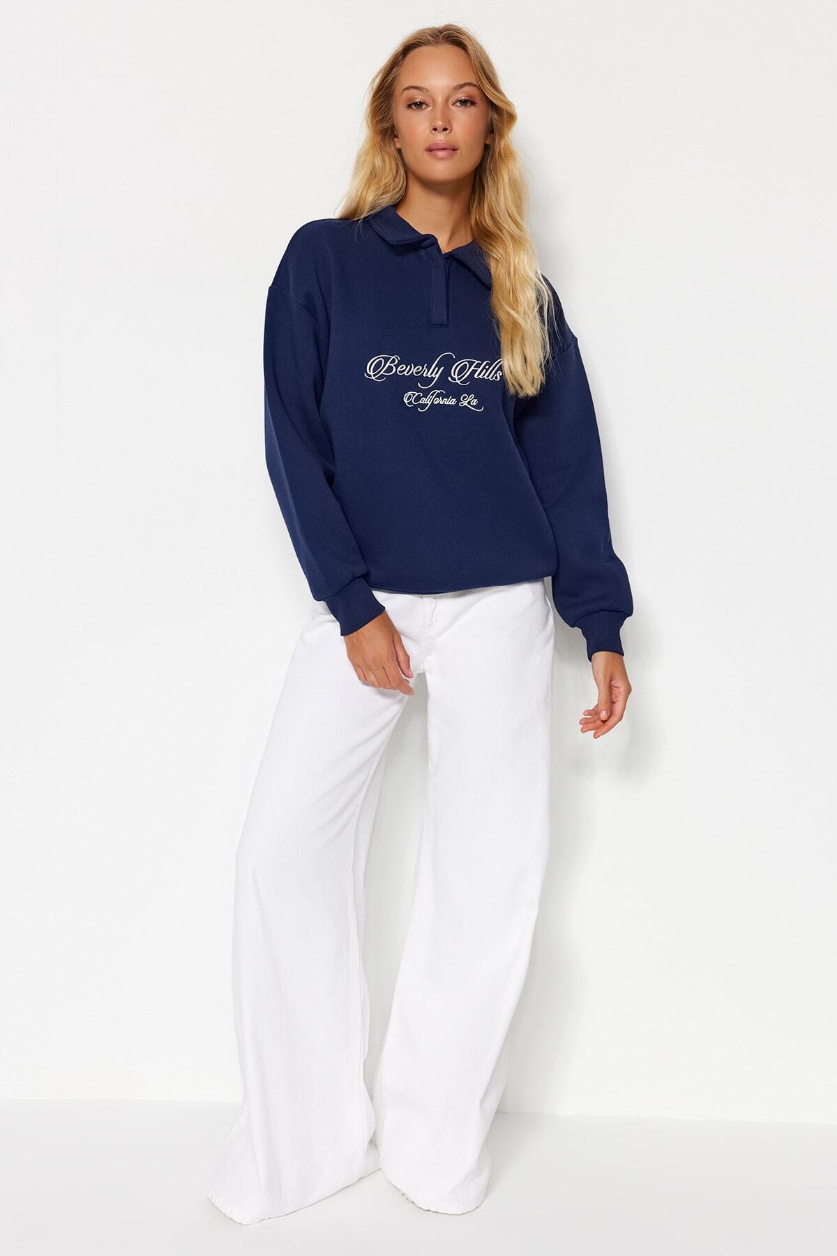 Trendyolmilla Sarı Gömlek Yaka Nakışlı Regular Fit Kalın İçi Polarlı Örme Sweatshirt TWOAW24SW00182