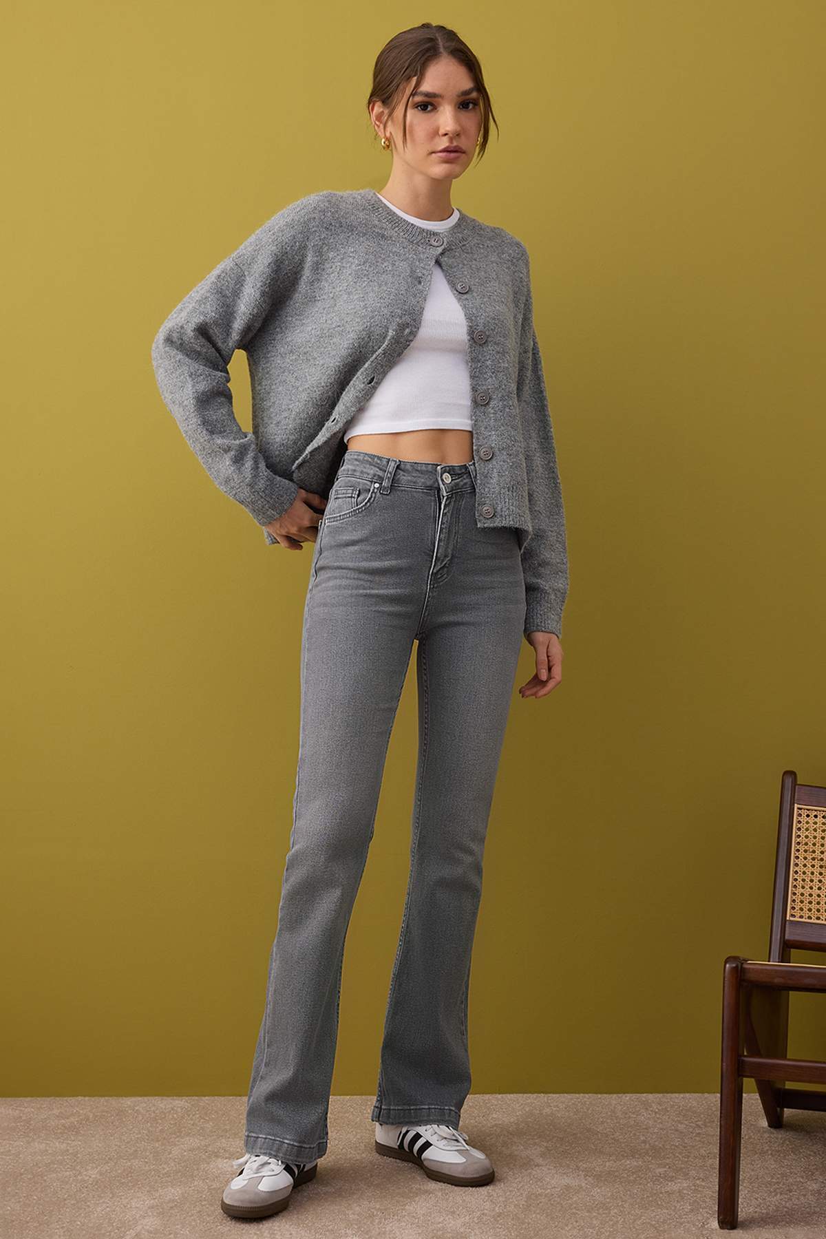 Trendyolmilla Mavi Yüksek Bel Comfort/Esnek İspanyol Paça Flare Jeans TWOAW26JE00047