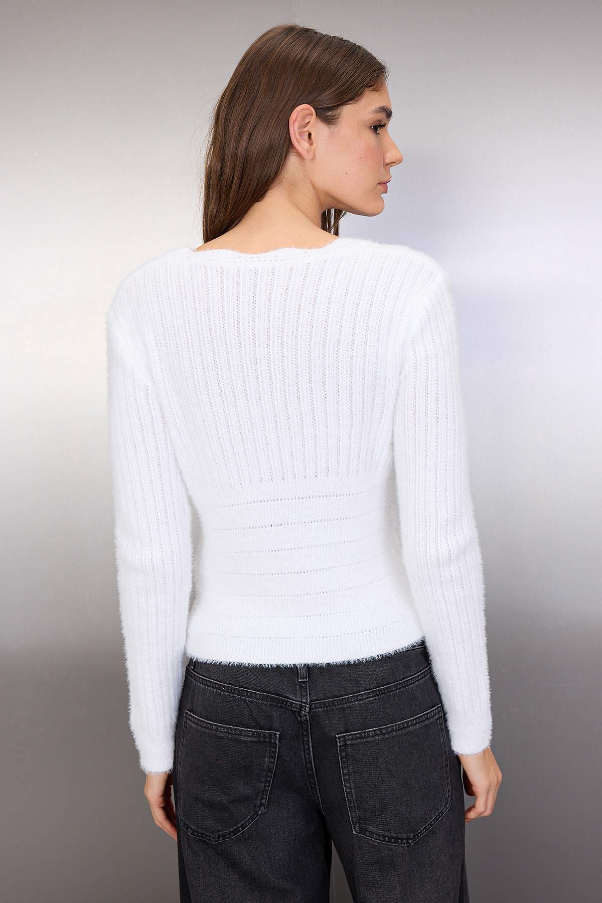 Limited Edition Ekru Yumuşak Dokulu Crop Triko Hırka TWOAW26HI00244