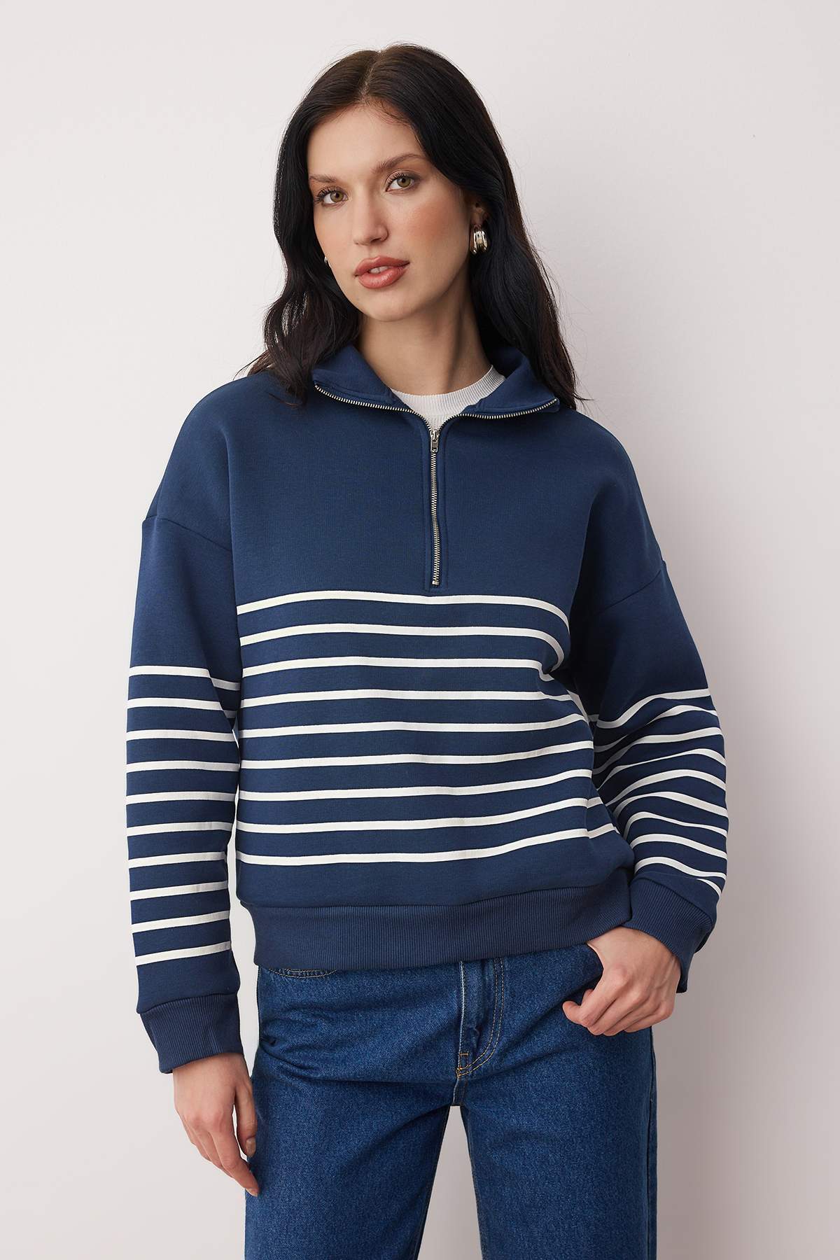 Trendyolmilla Lacivert Çizgili Oversize/Geniş Kalıp Fermuarlı Kalın İçi Polarlı Örme Sweatshirt TWOAW26SW00044 Main image