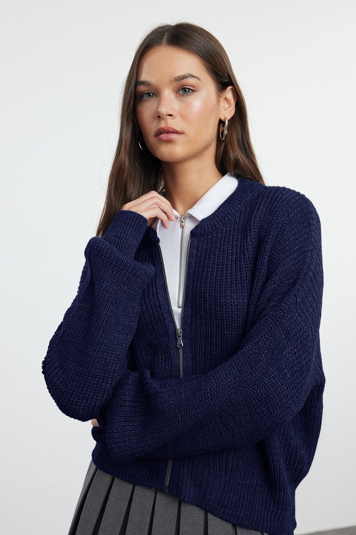 Trendyolmilla Indigo Geniş Kalıp Bomber Yaka Fermuarlı Triko Hırka TWOAW24HI00153 Main image