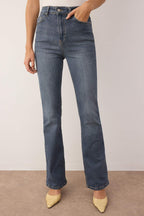 Trendyolmilla Mavi*002 Süper Yüksek Bel Comfort/Esnek Flare Jeans TWOSS23JE00064