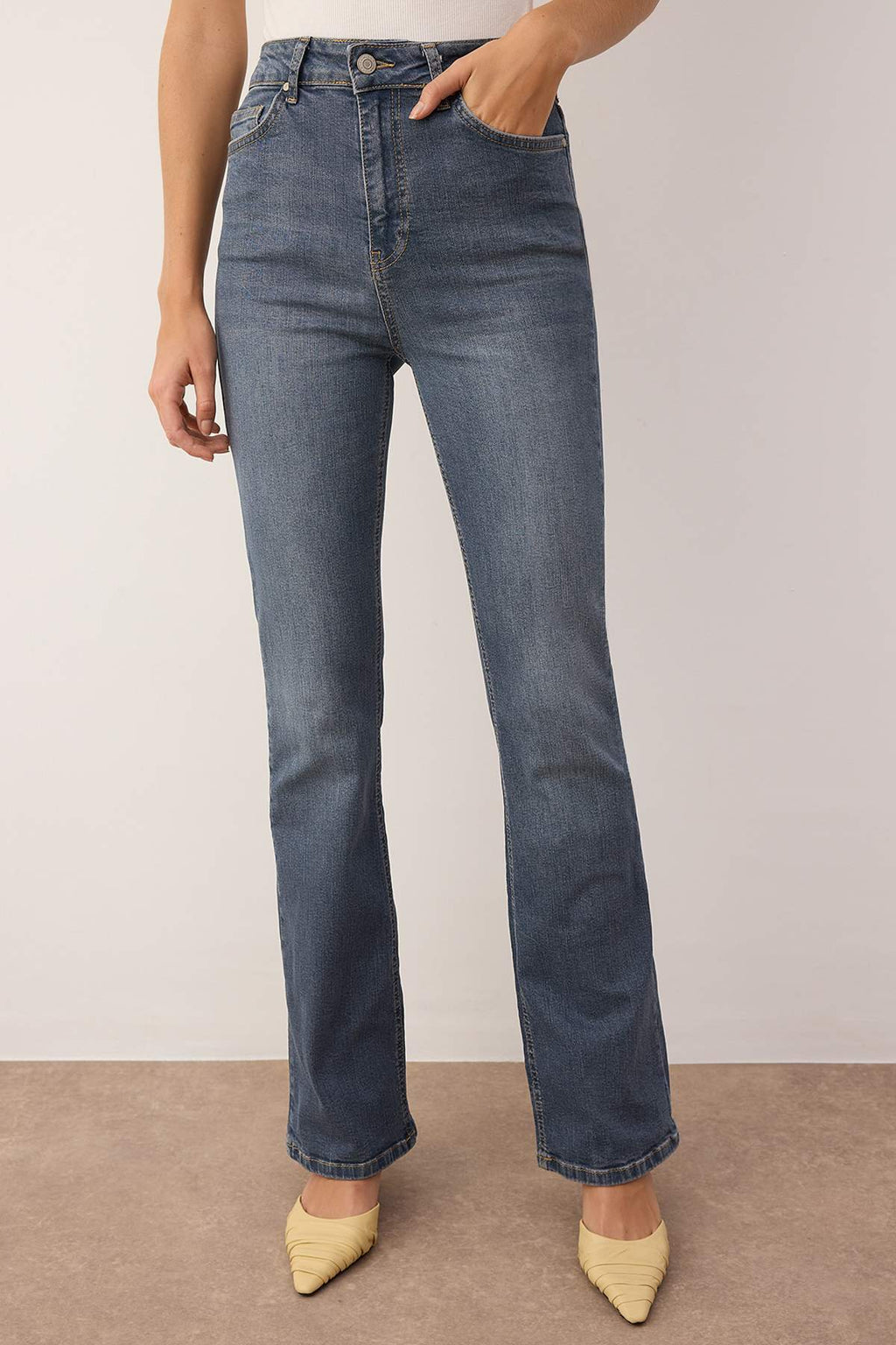 Trendyolmilla Mavi*002 Süper Yüksek Bel Comfort/Esnek Flare Jeans TWOSS23JE00064