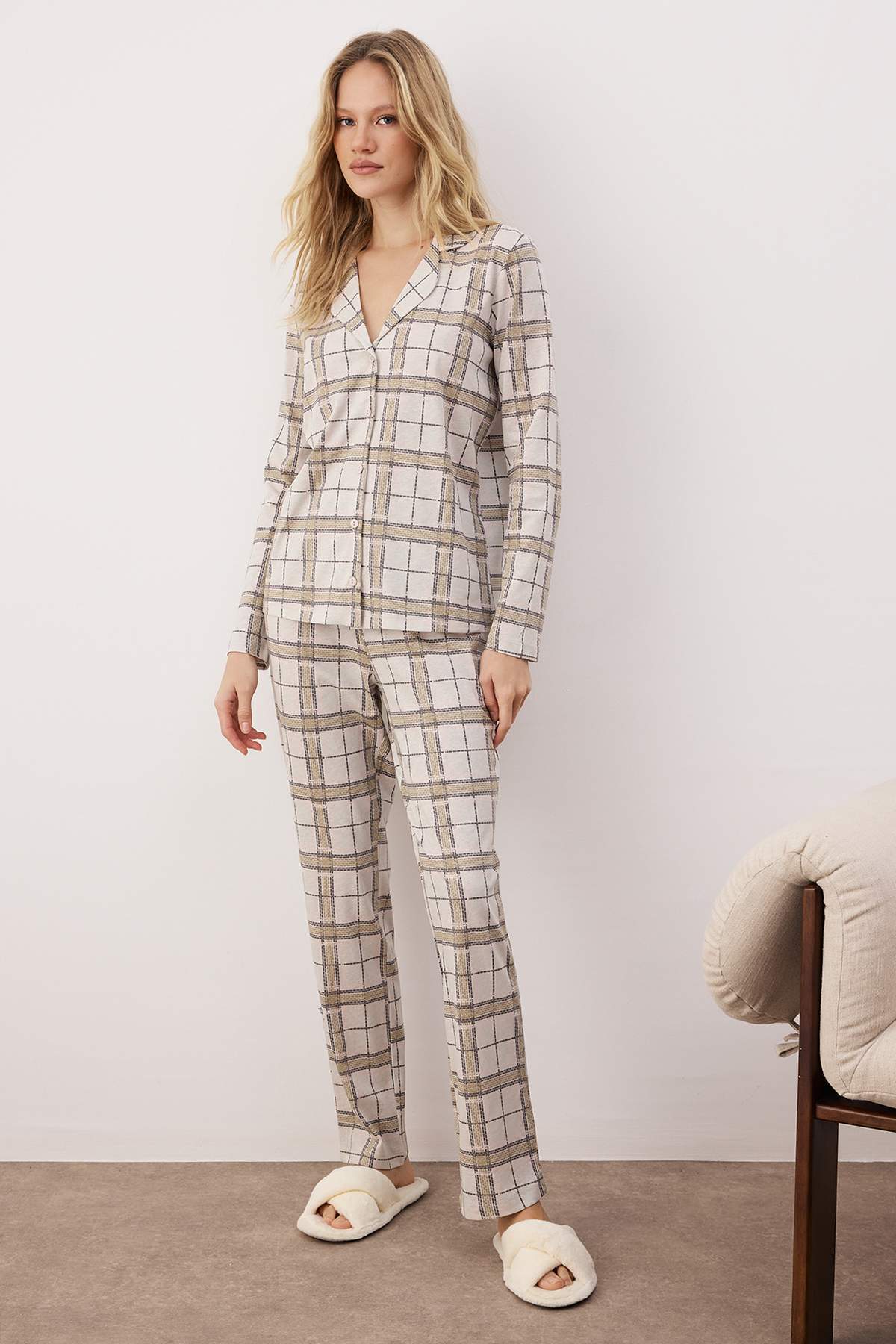 Trendyolmilla Gri %100 Pamuklu Ekoseli Örme Pijama Takımı THMAW20PT0266