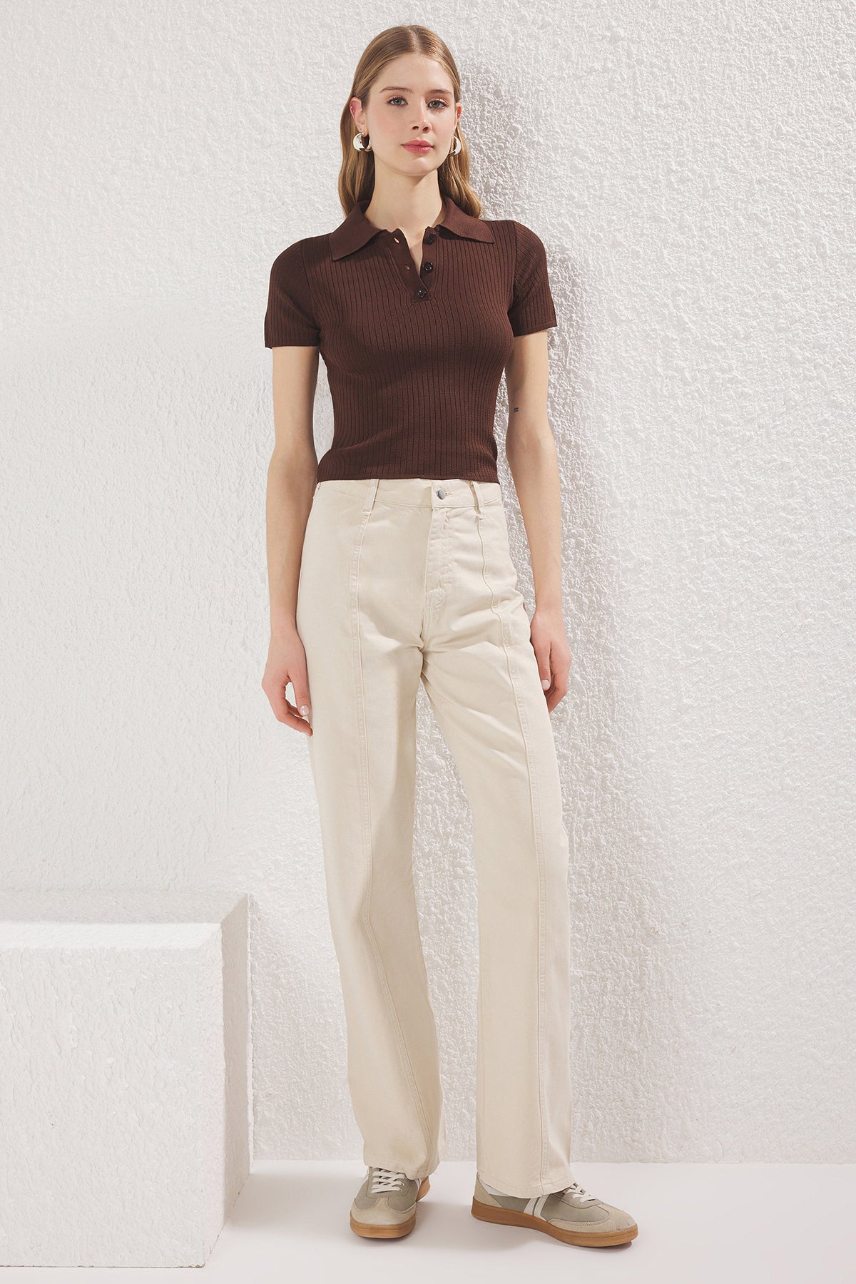 Trendyolmilla Taş Dikiş Detaylı Yüksek Bel Wide Leg Jeans TWOSS25JE00034