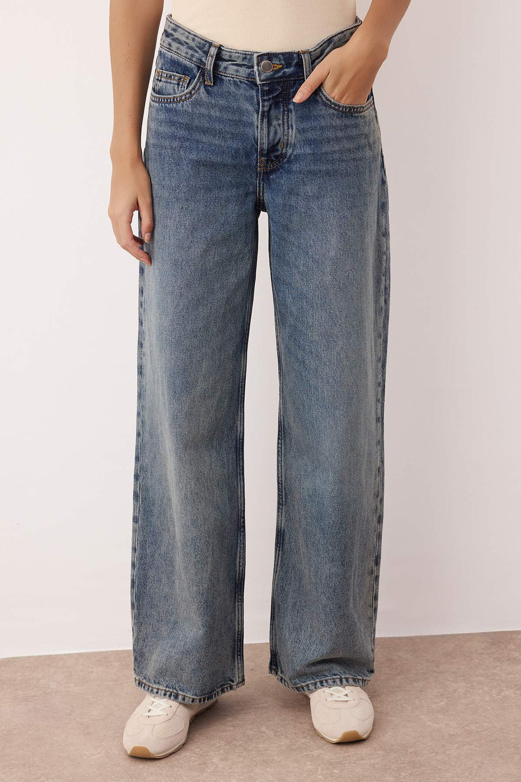 Mavi Vintage Yıkama Normal Bel Wide Leg Jeans TWOAW26JE00186