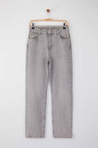 Trendyolmilla Gri Yüksek Bel Boru Paça Yeni Straight Jeans TWOAW26JE00060