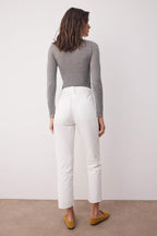 Ekru Yüksek Bel Straight Boru Paça Düz Kesim Jeans TWOAW26JE00183