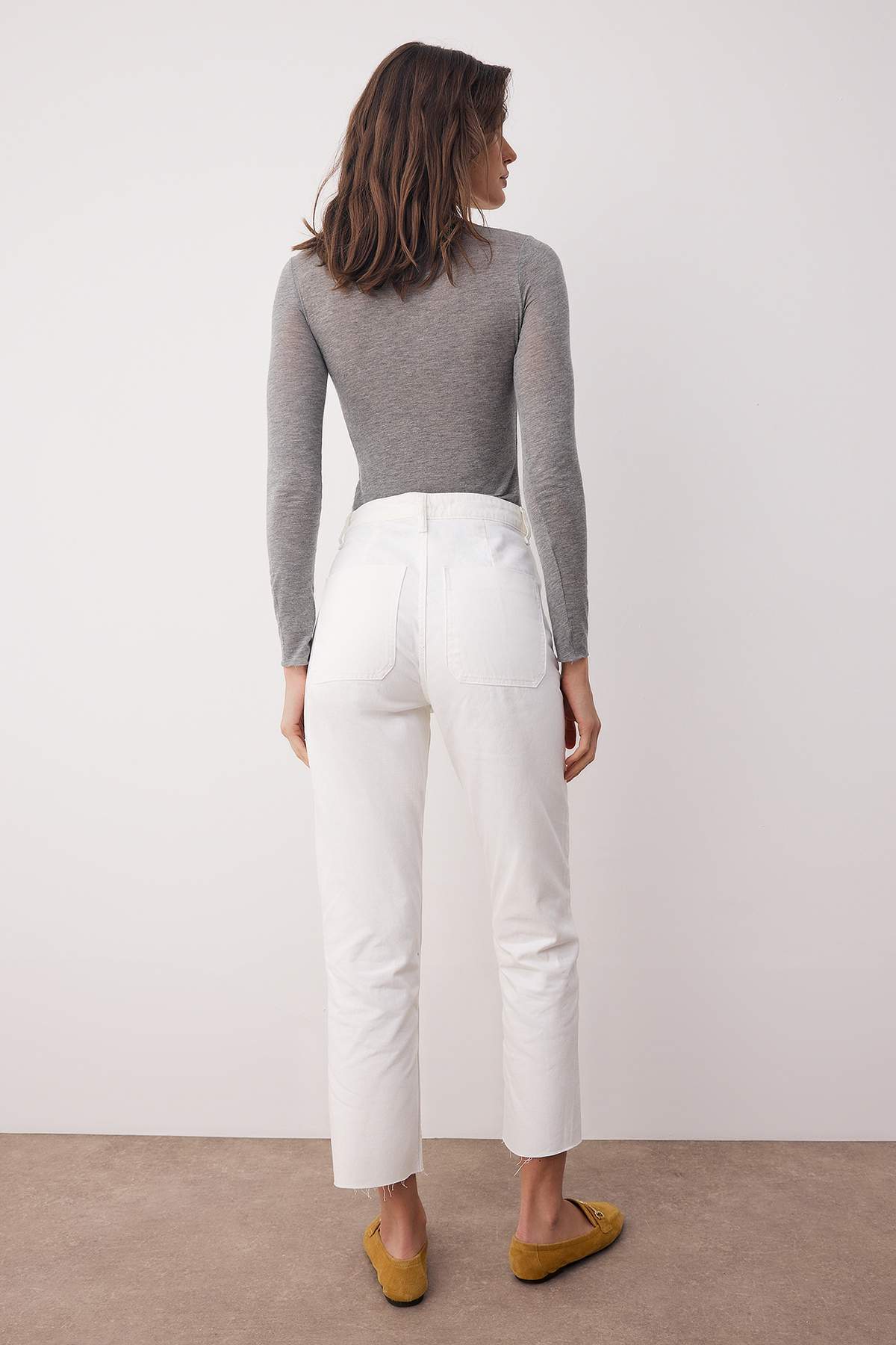 Ekru Yüksek Bel Straight Boru Paça Düz Kesim Jeans TWOAW26JE00183