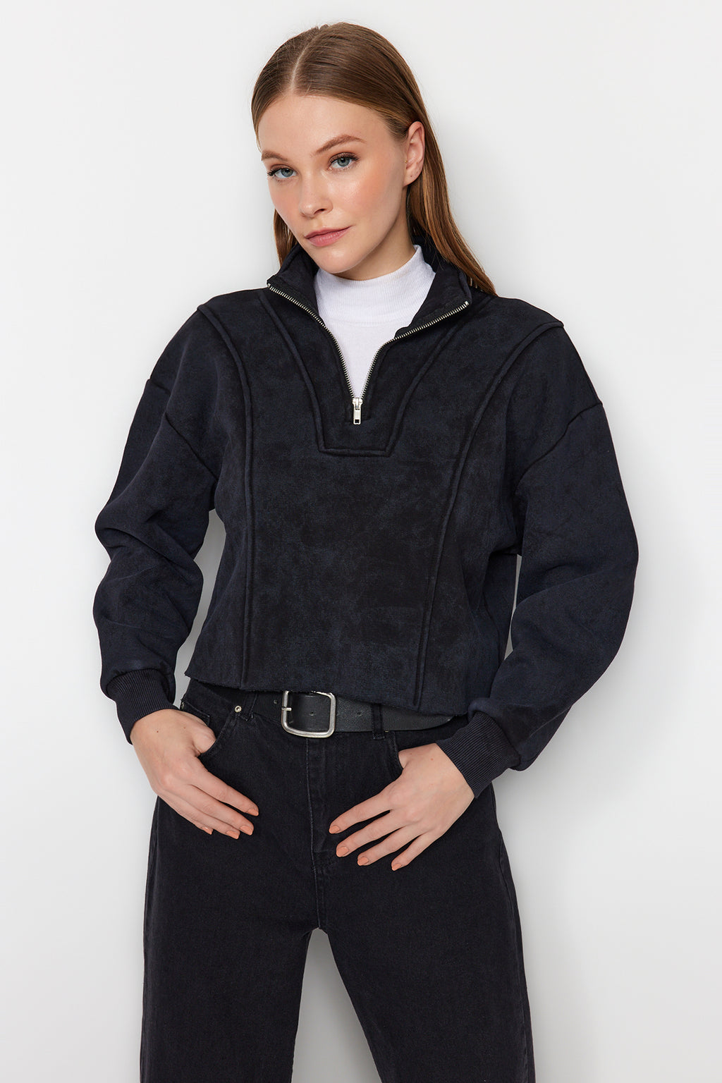 Antrasit Eskitme/Soluk Efektli Rahat Kesim Crop Kalın İçi Polarlı Örme Sweatshirt TWOAW24SW00243