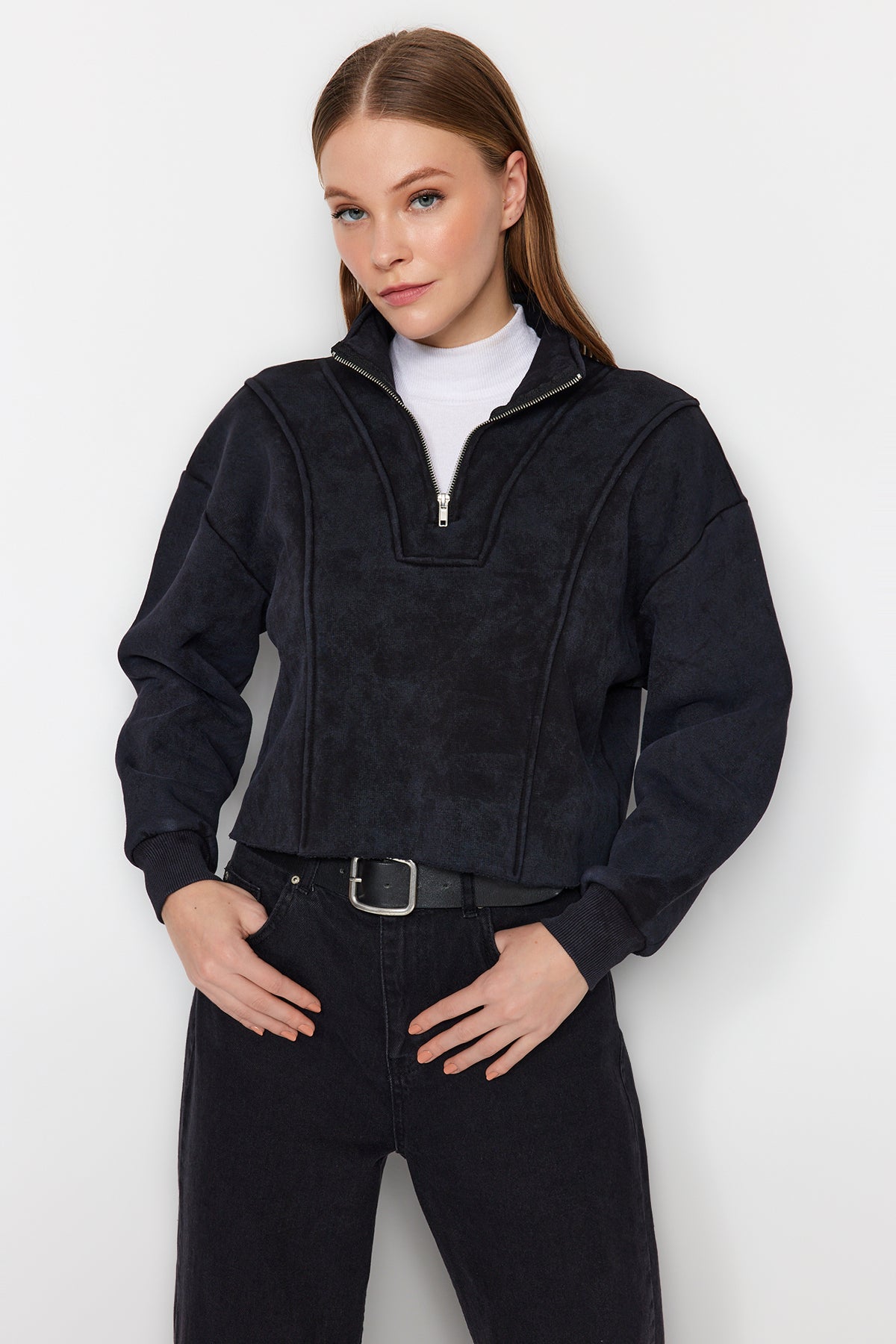 Antrasit Eskitme/Soluk Efektli Rahat Kesim Crop Kalın İçi Polarlı Örme Sweatshirt TWOAW24SW00243