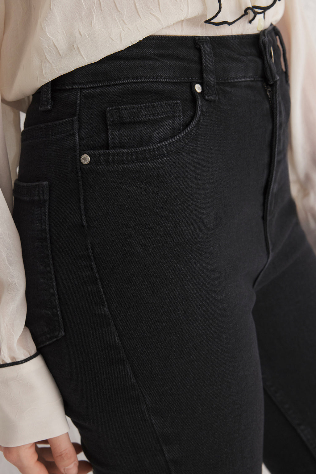 Trendyolmilla Koyu Mavi Yüksek Bel Orta Esnek Flare İspanyol Paça Jeans TWOSS25JE00109