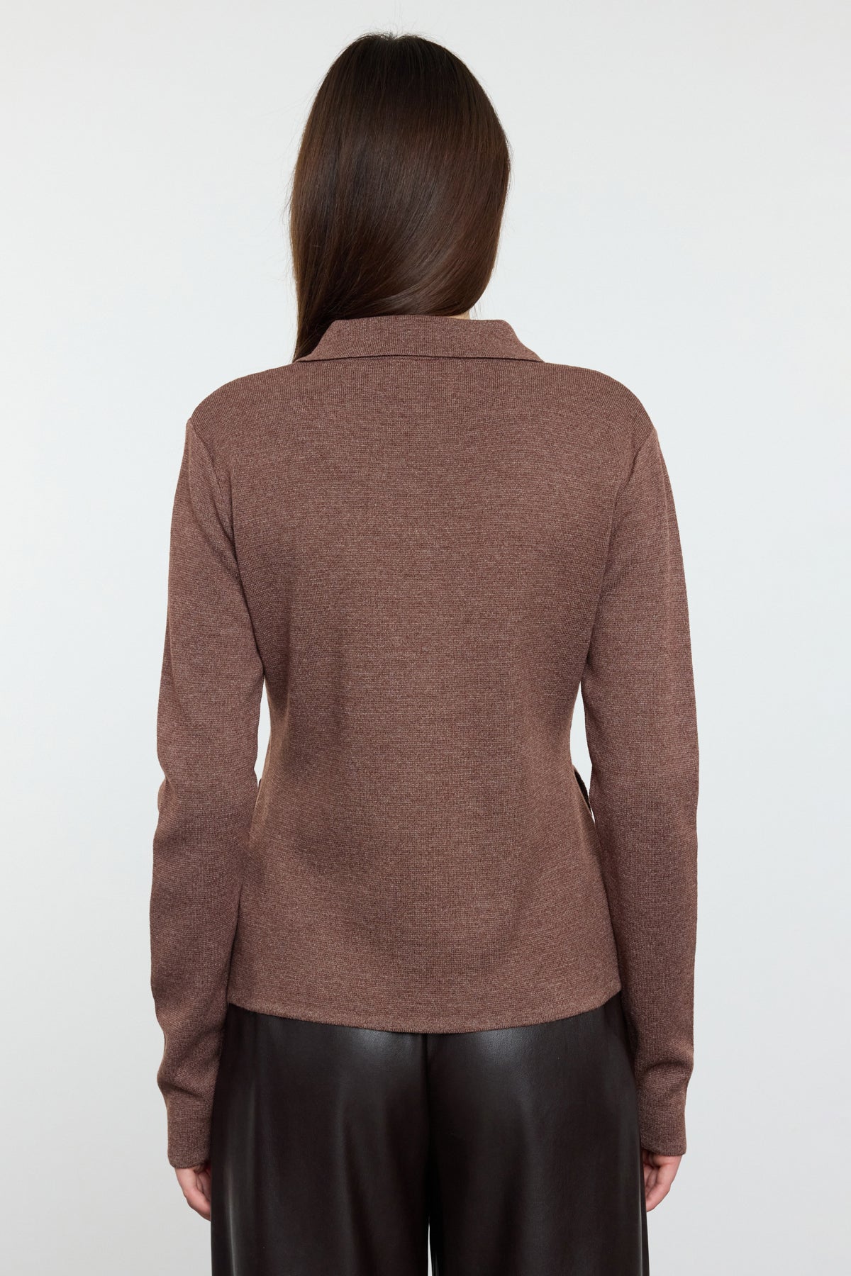Trendyolmilla Kahverengi Düğme Detaylı Premium/Özel İplik Fitted/Vücudu Saran Triko Hırka TWOAW25HI00151