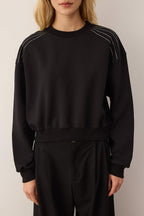 Siyah Soft Touch Şerit Taş Akseusar Detaylı Bisiklet Yaka Örme Sweatshirt TWOAW26SW00224