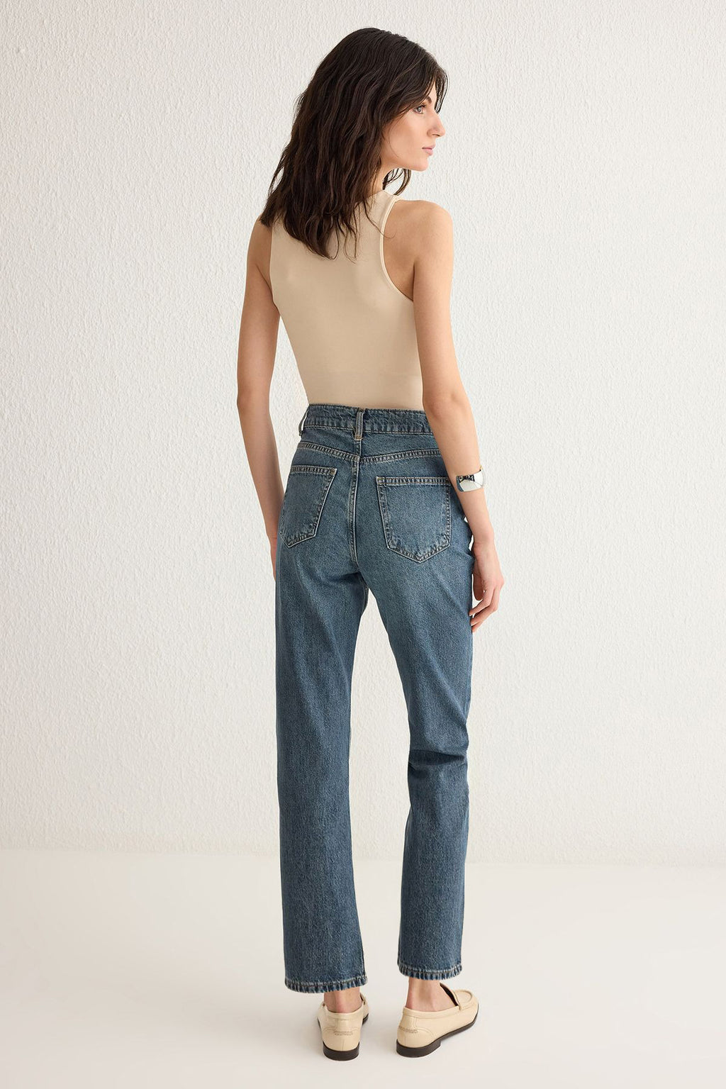 Trendyolmilla Beyaz Yüksek Bel Düz Kesim Straight Jeans TWOSS25JE00106