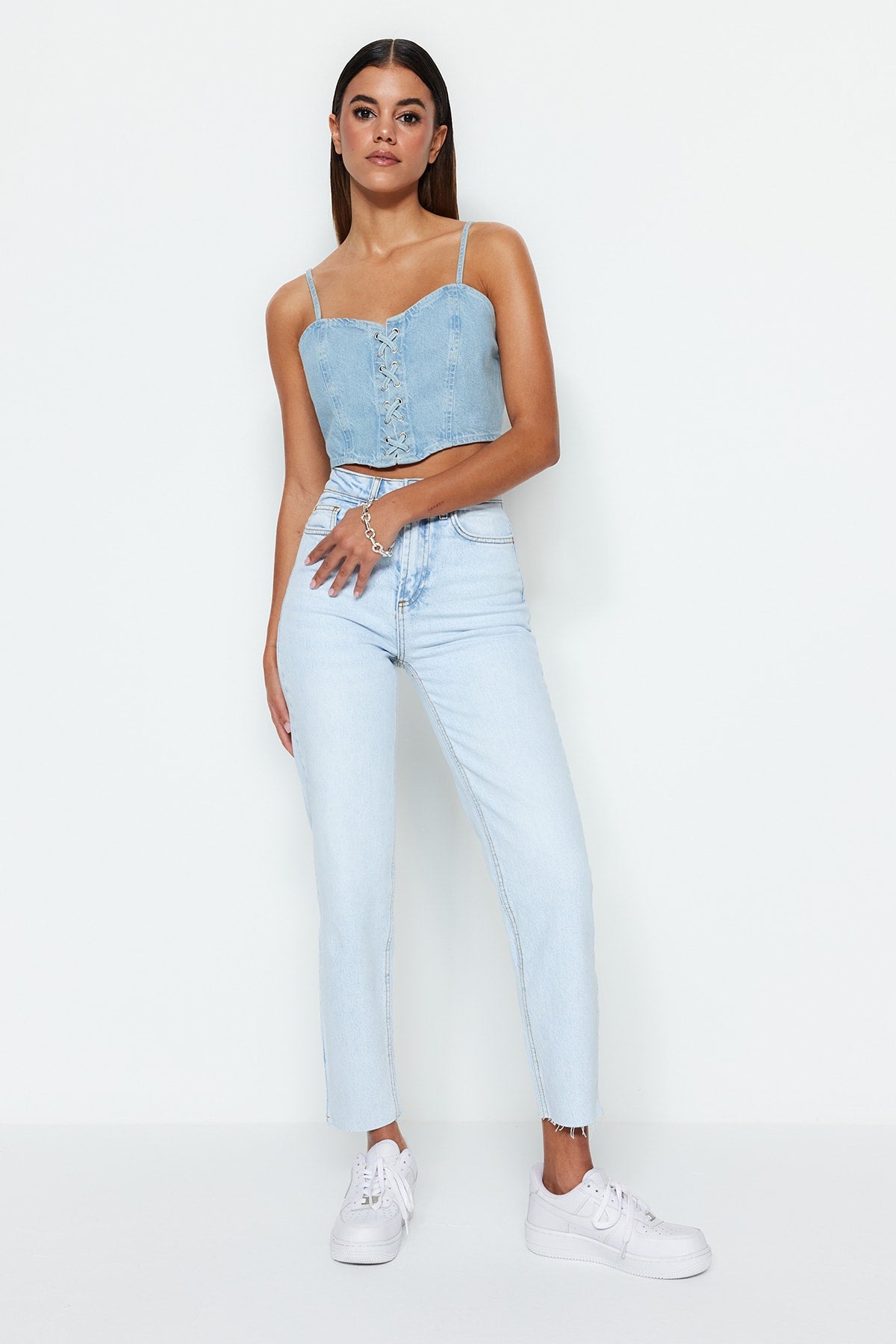 Trendyolmilla Açık Mavi Yüksek Bel Az Esnek Mom Kesik Paça Jeans TWOSS23JE00094
