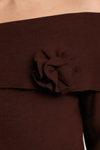 Trendyolmilla Kahverengi Gül Detaylı Carmen Yaka Triko Kazak TWOAW25KZ00373